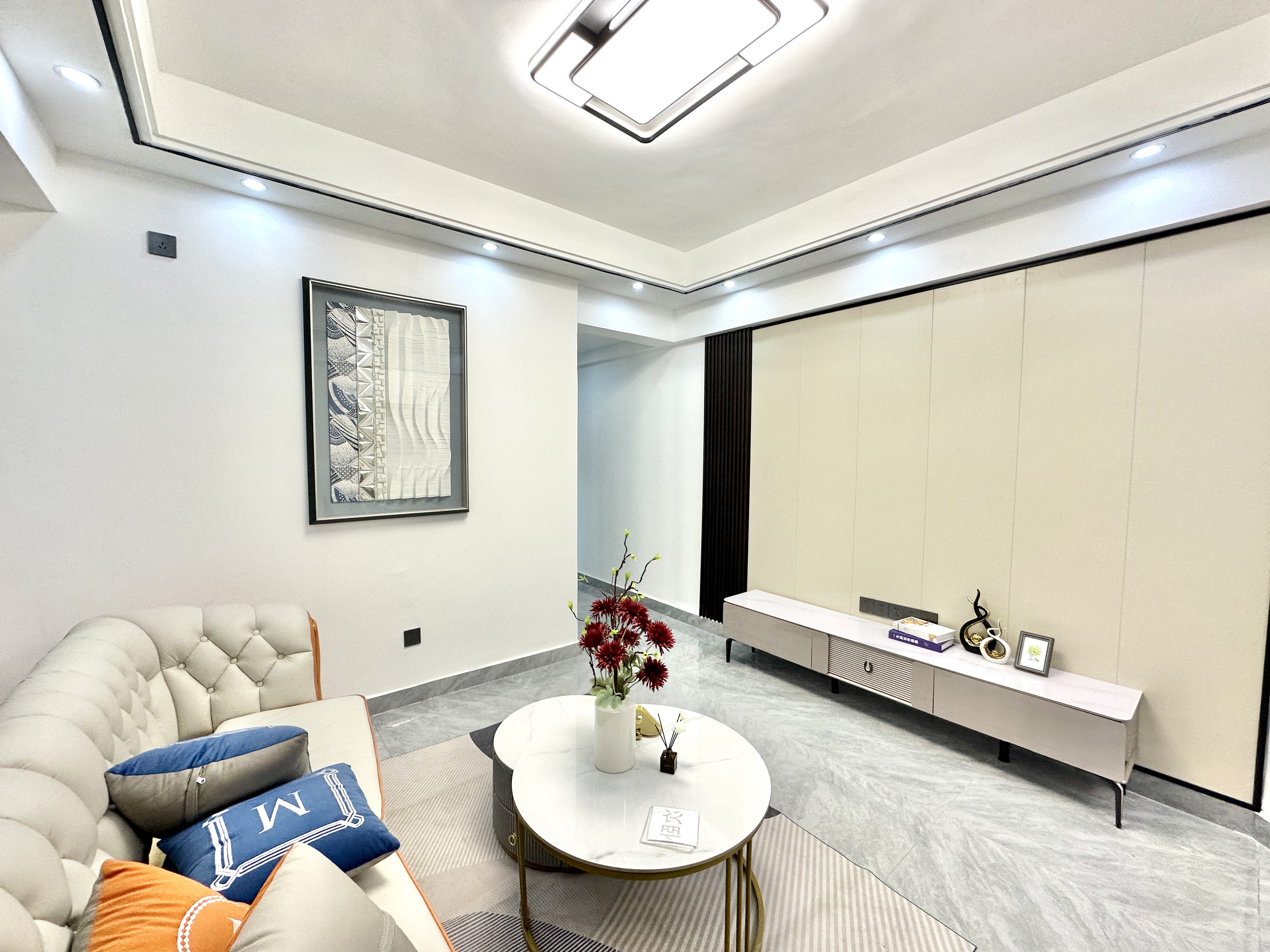 金融花园 1室0厅1卫 95.0万 金融花园 1室0厅1卫 95.0万客厅