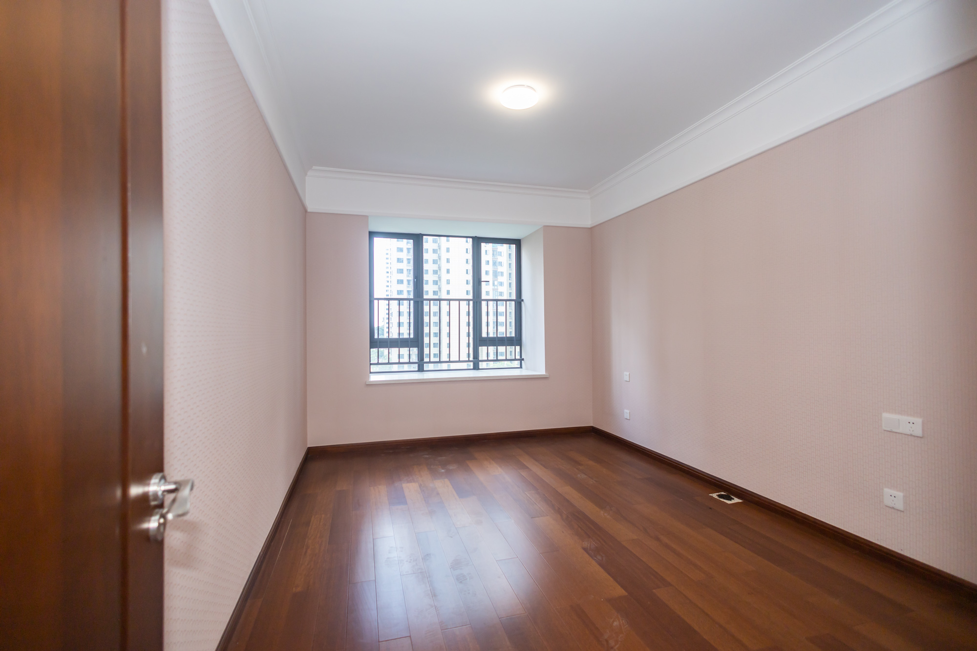 运达锦绣广场 6室2厅4卫 380.0万 运达锦绣广场 6室2厅4卫 380.0万卧室