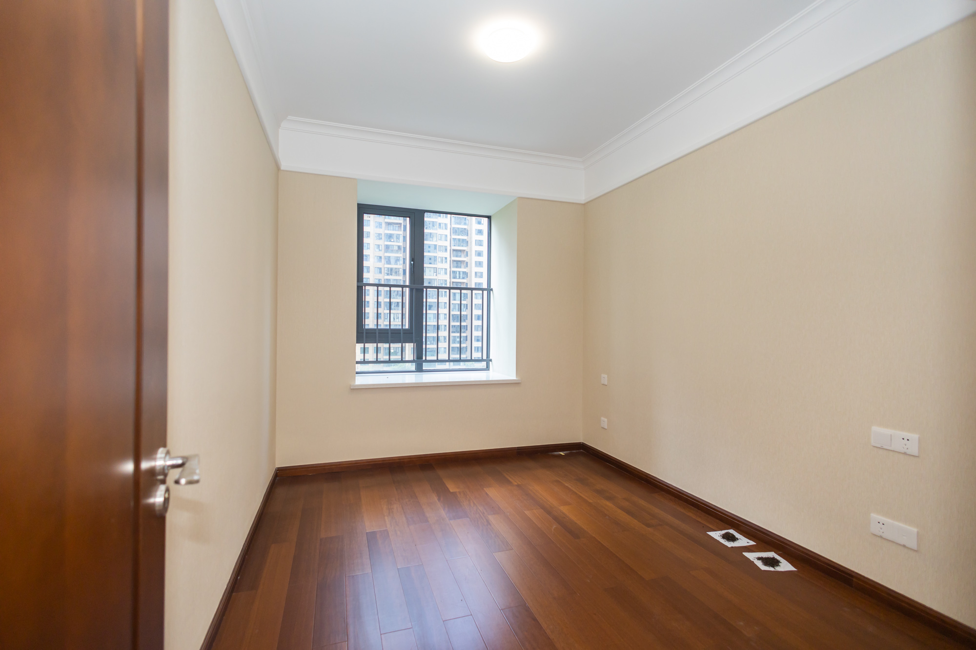 运达锦绣广场 6室2厅4卫 380.0万 运达锦绣广场 6室2厅4卫 380.0万卧室