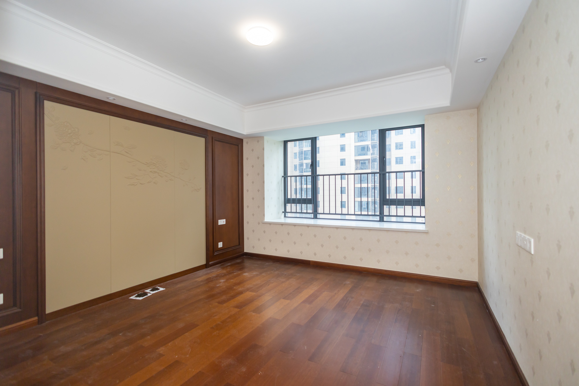 运达锦绣广场 6室2厅4卫 380.0万 运达锦绣广场 6室2厅4卫 380.0万卧室