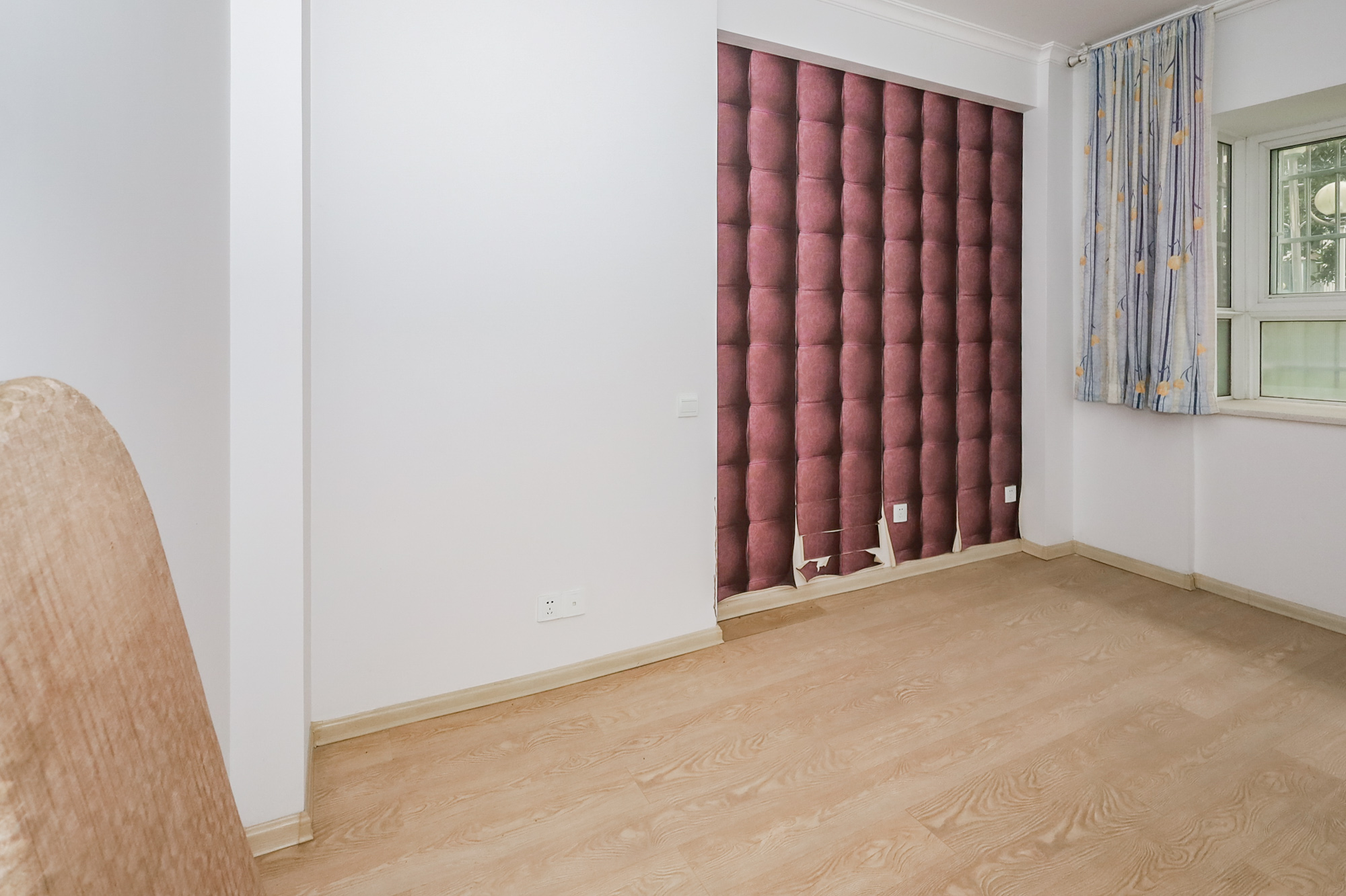 德润园  2室2厅1卫    62.8万 德润园  2室2厅1卫    62.8万卧室