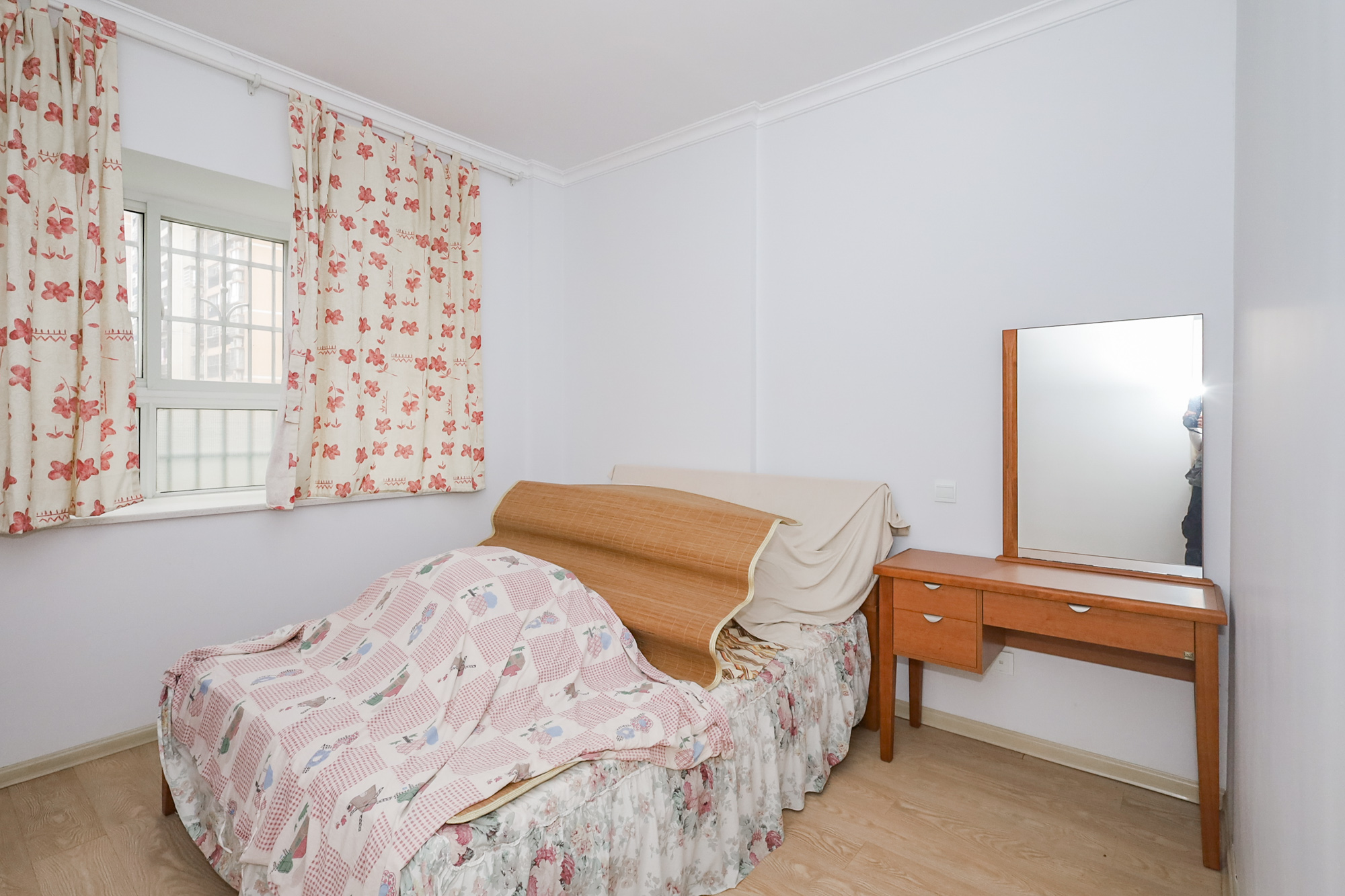 德润园  2室2厅1卫    62.8万 德润园  2室2厅1卫    62.8万卧室