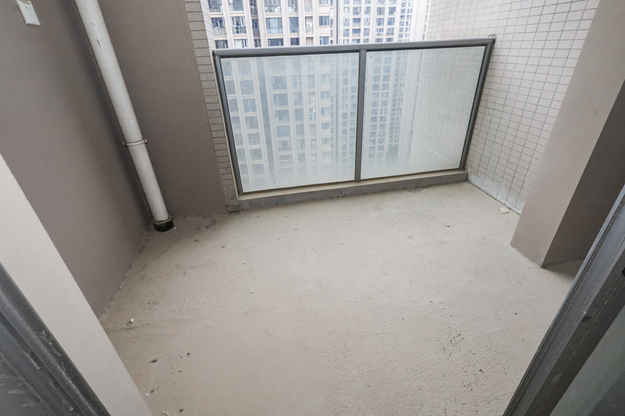 八方小区B区  3室2厅2卫   525.00万其他