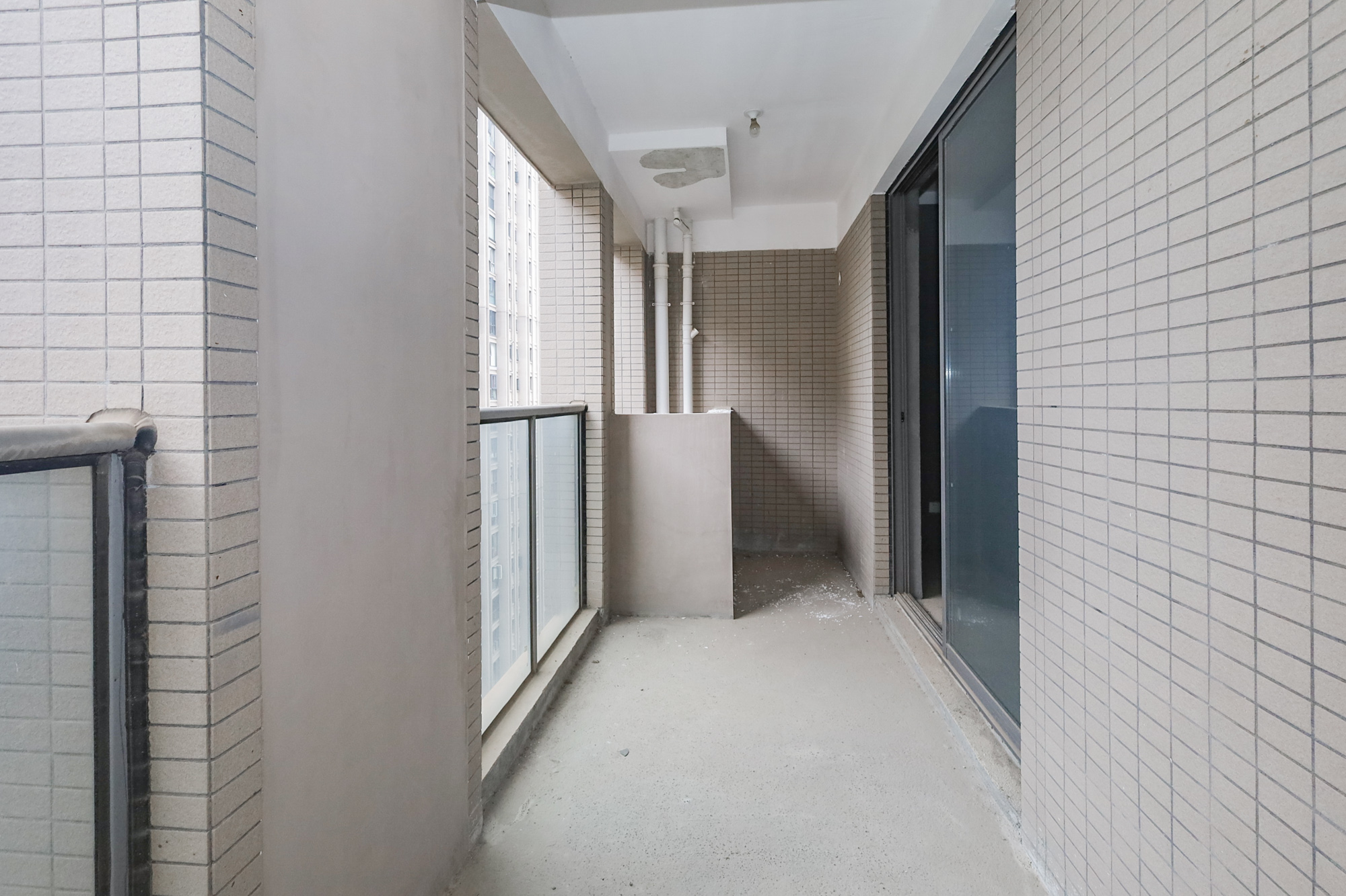 八方小区B区  3室2厅2卫   525.00万阳台