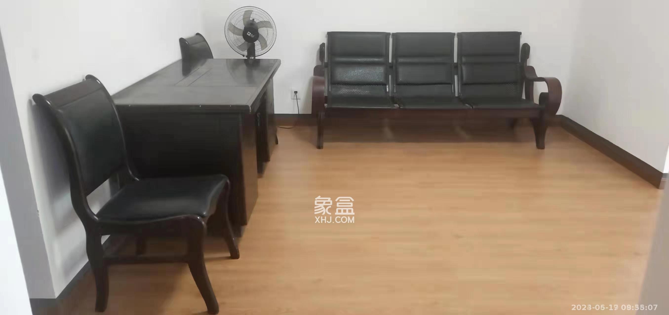 长房凤凰佳园  1室1厅1卫   1600.00元/月室内图