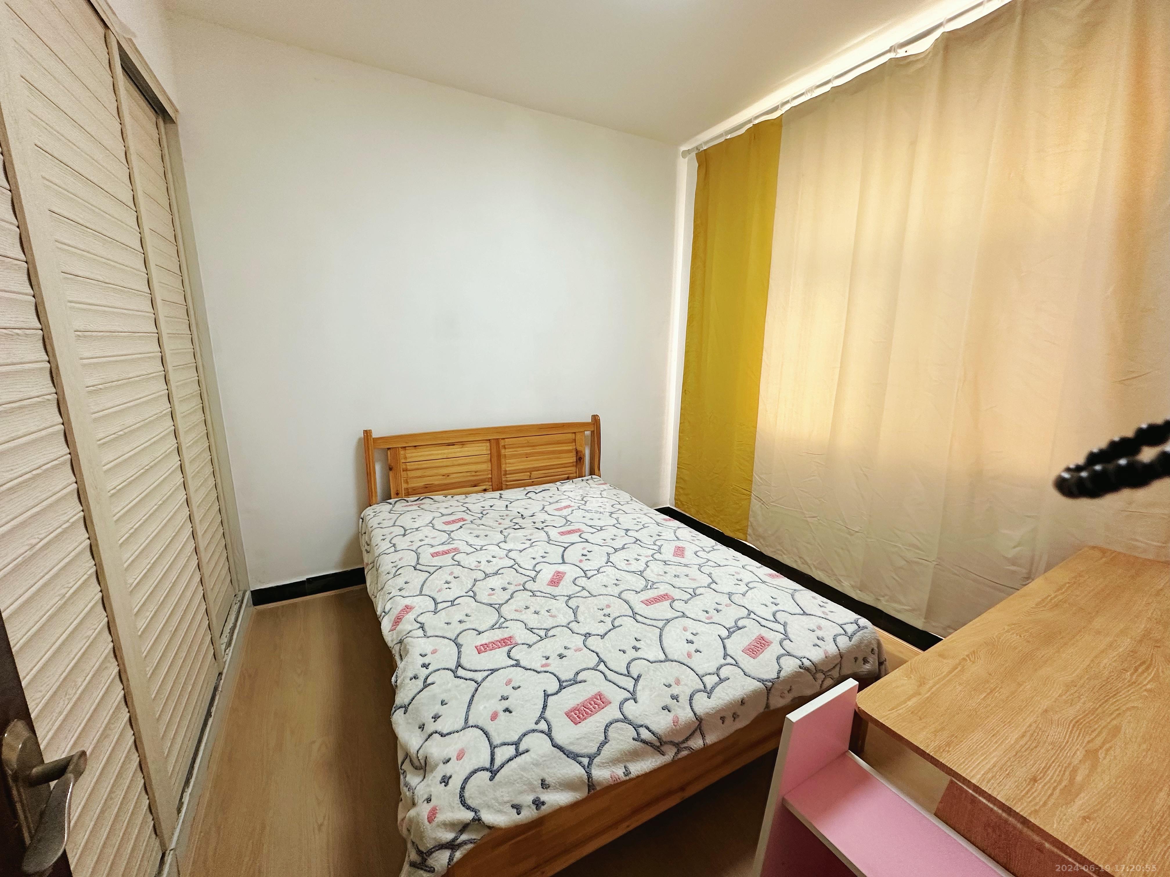 上河国际F座  3室2厅1卫    2400.0元/月室内图