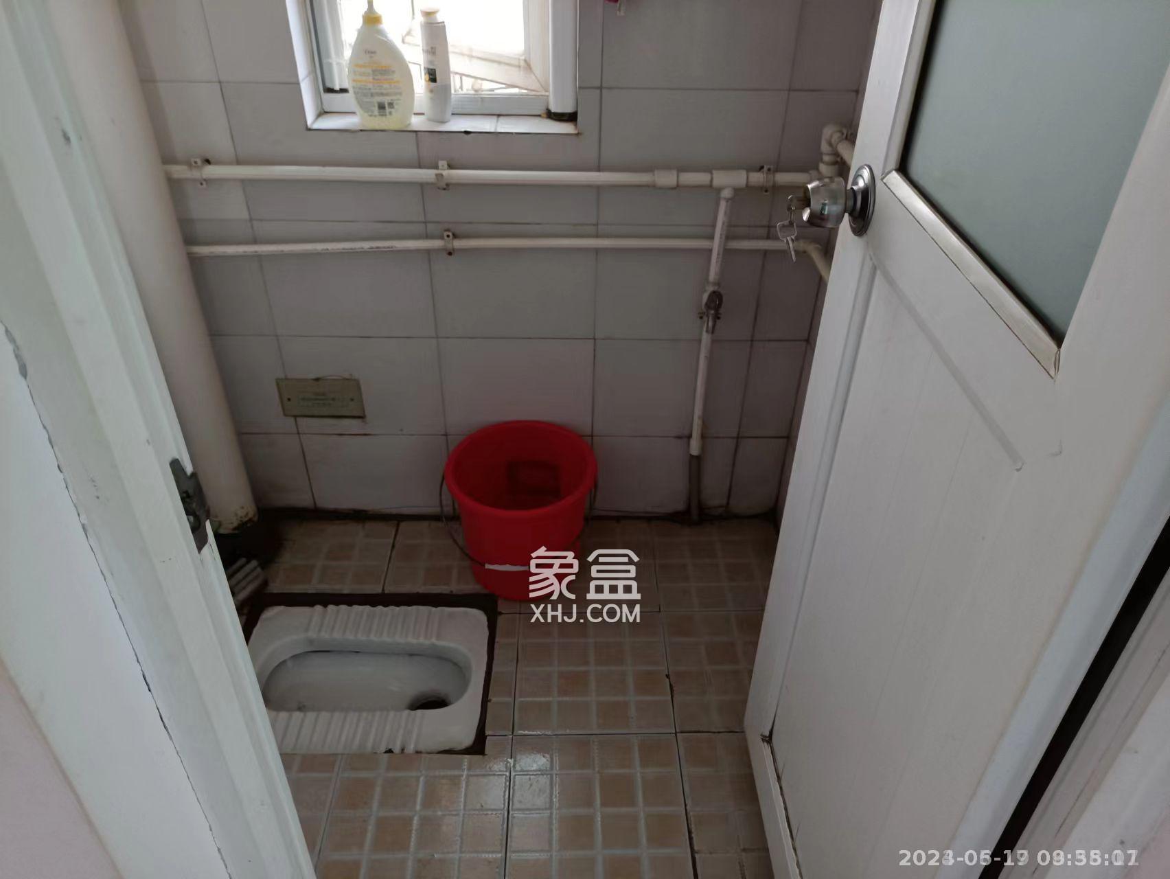长房凤凰佳园  1室1厅1卫   1600.00元/月室内图