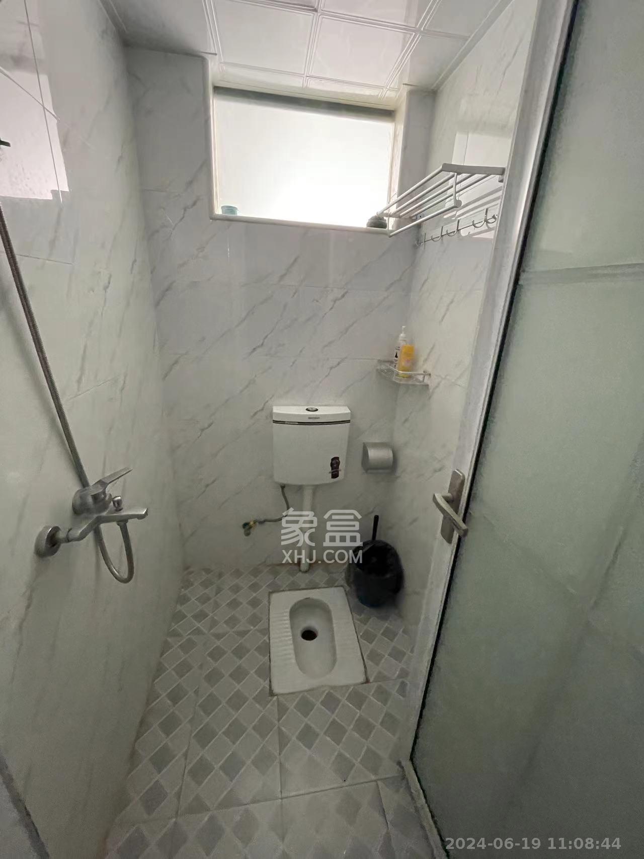 湘府名邸（同力家园）  5室1厅4卫   1500.00元/月室内图
