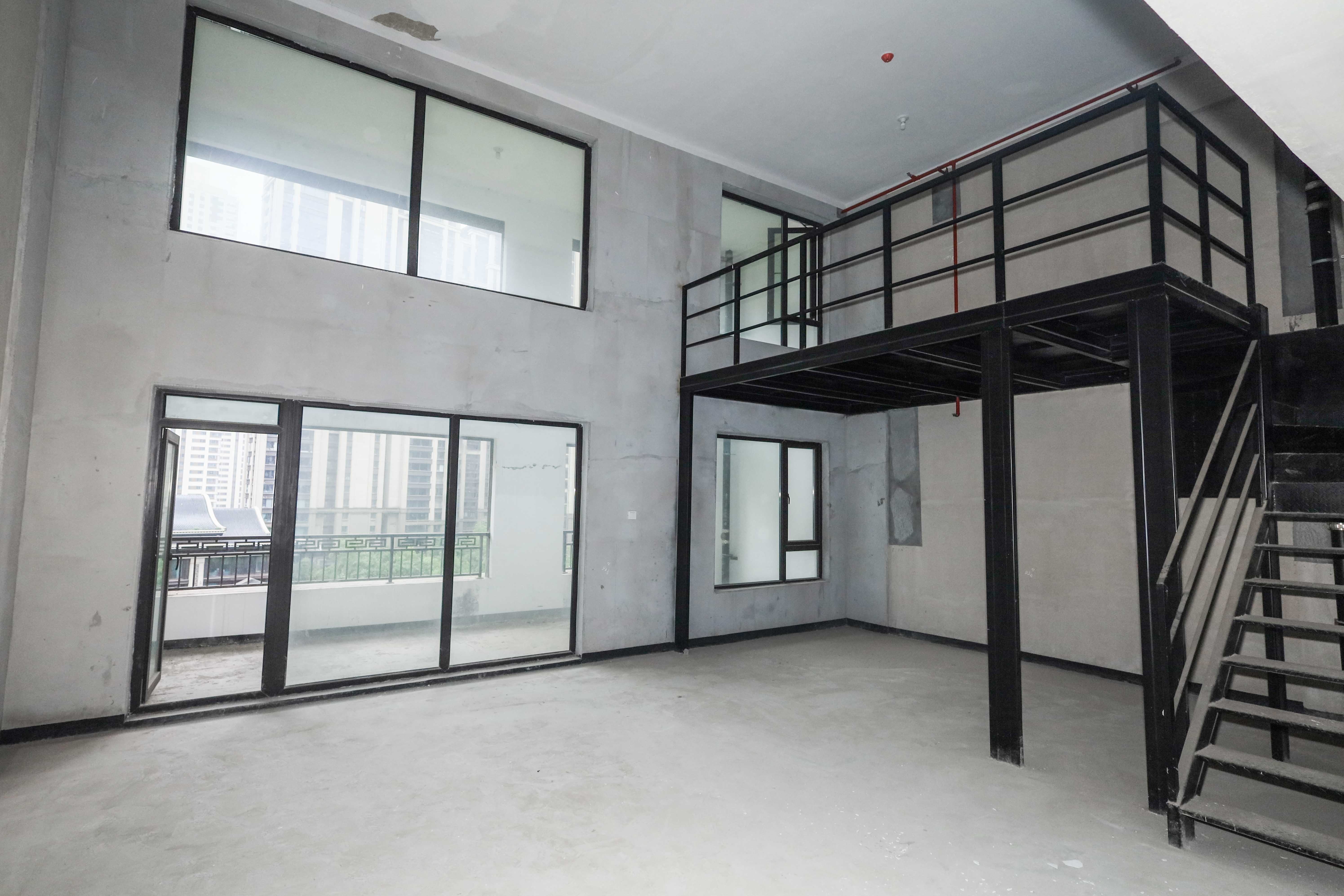 建发央著  4室2厅2卫   300.00万客厅