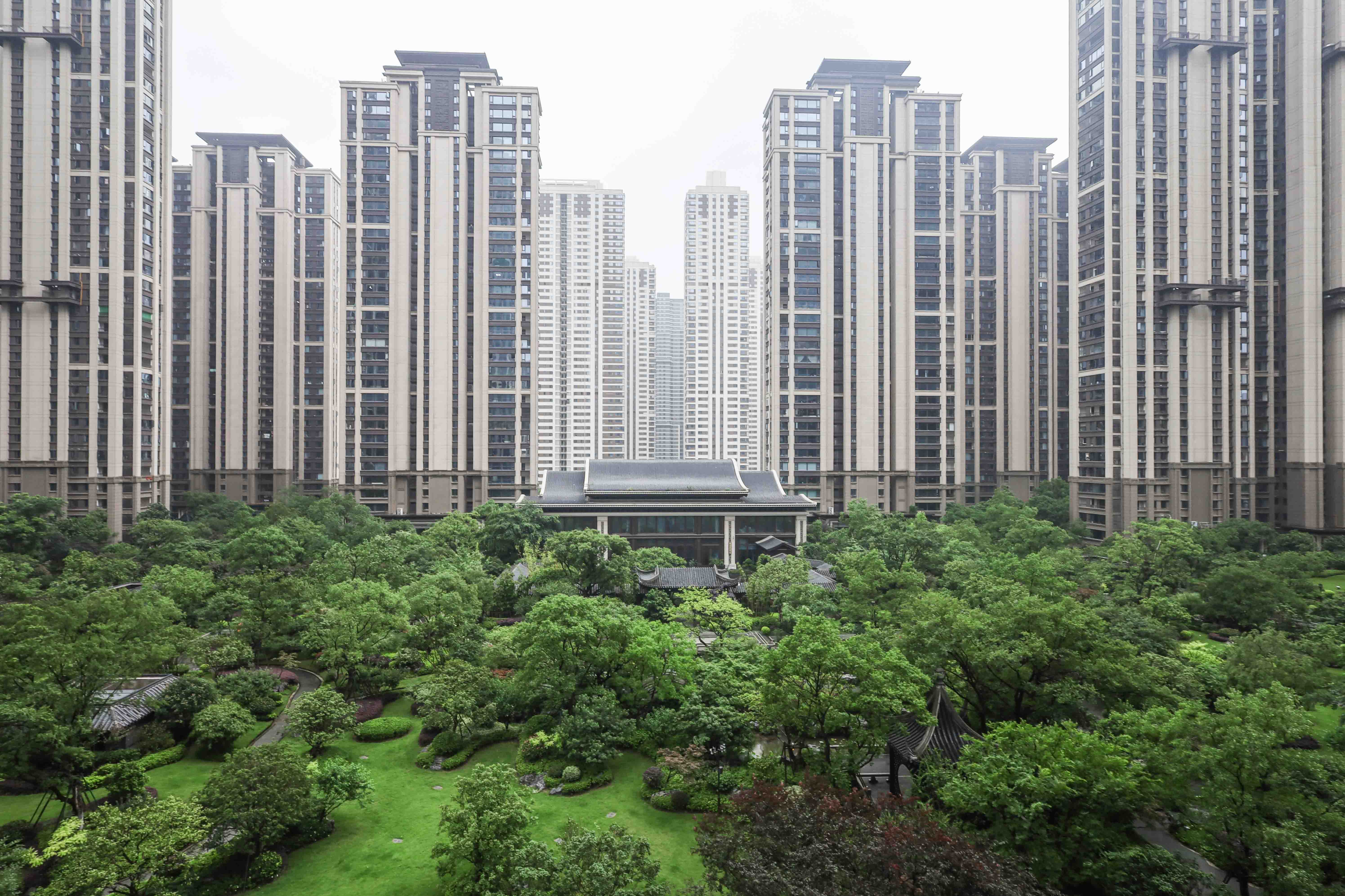 建发央著  4室2厅2卫   300.00万阳台