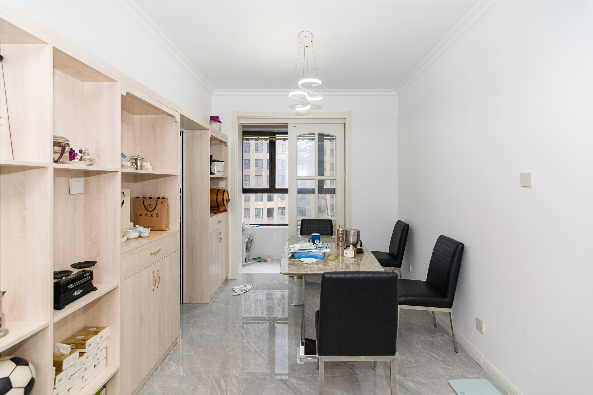 金地三千府(金地湖山樾、金地自在城)  3室2厅2卫    92.0万 金地三千府(金地湖山樾、金地自在城)  3室2厅2卫    92.0万客厅