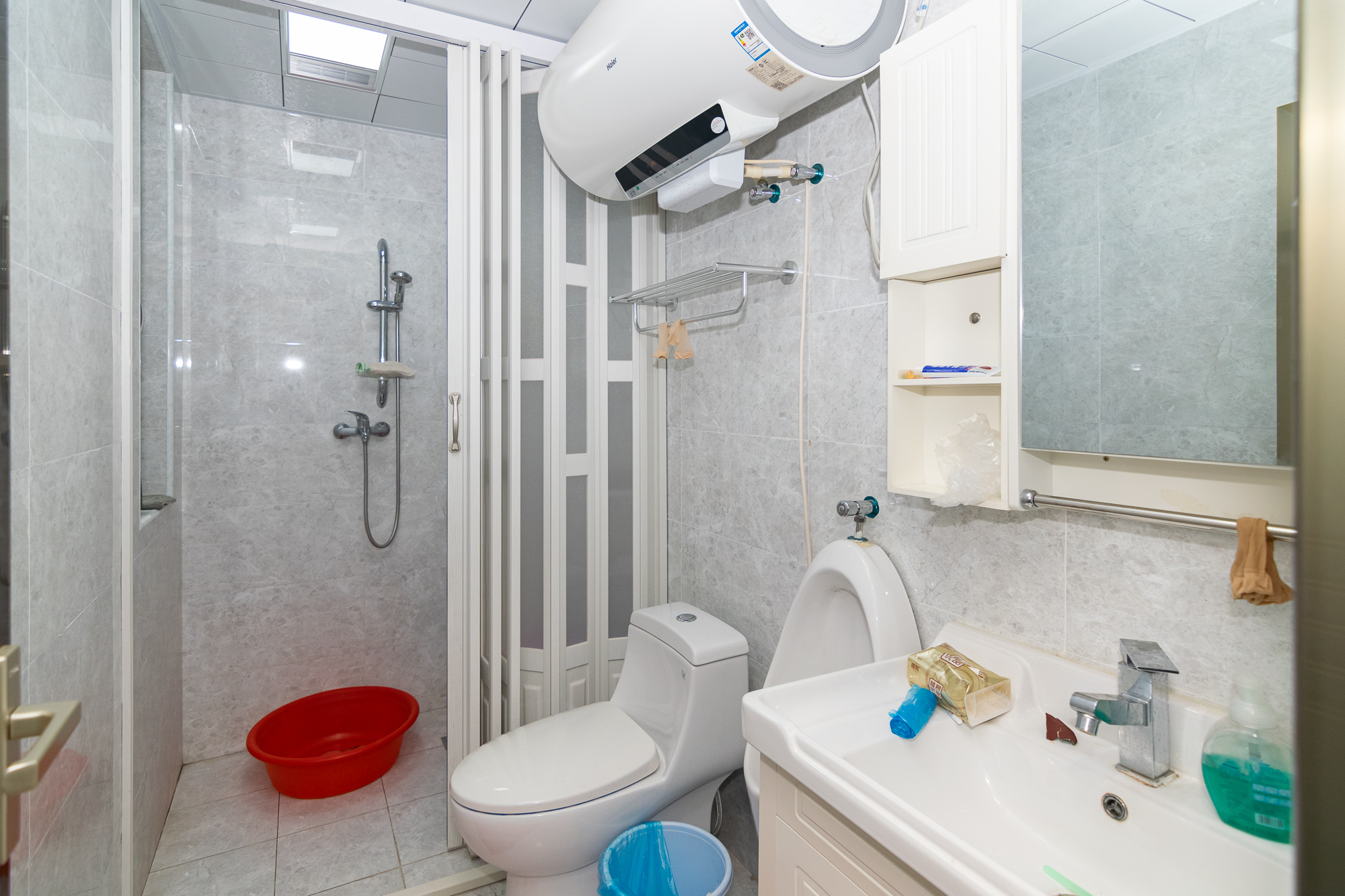 金地三千府(金地湖山樾、金地自在城)  3室2厅2卫    92.0万 金地三千府(金地湖山樾、金地自在城)  3室2厅2卫    92.0万卫生间