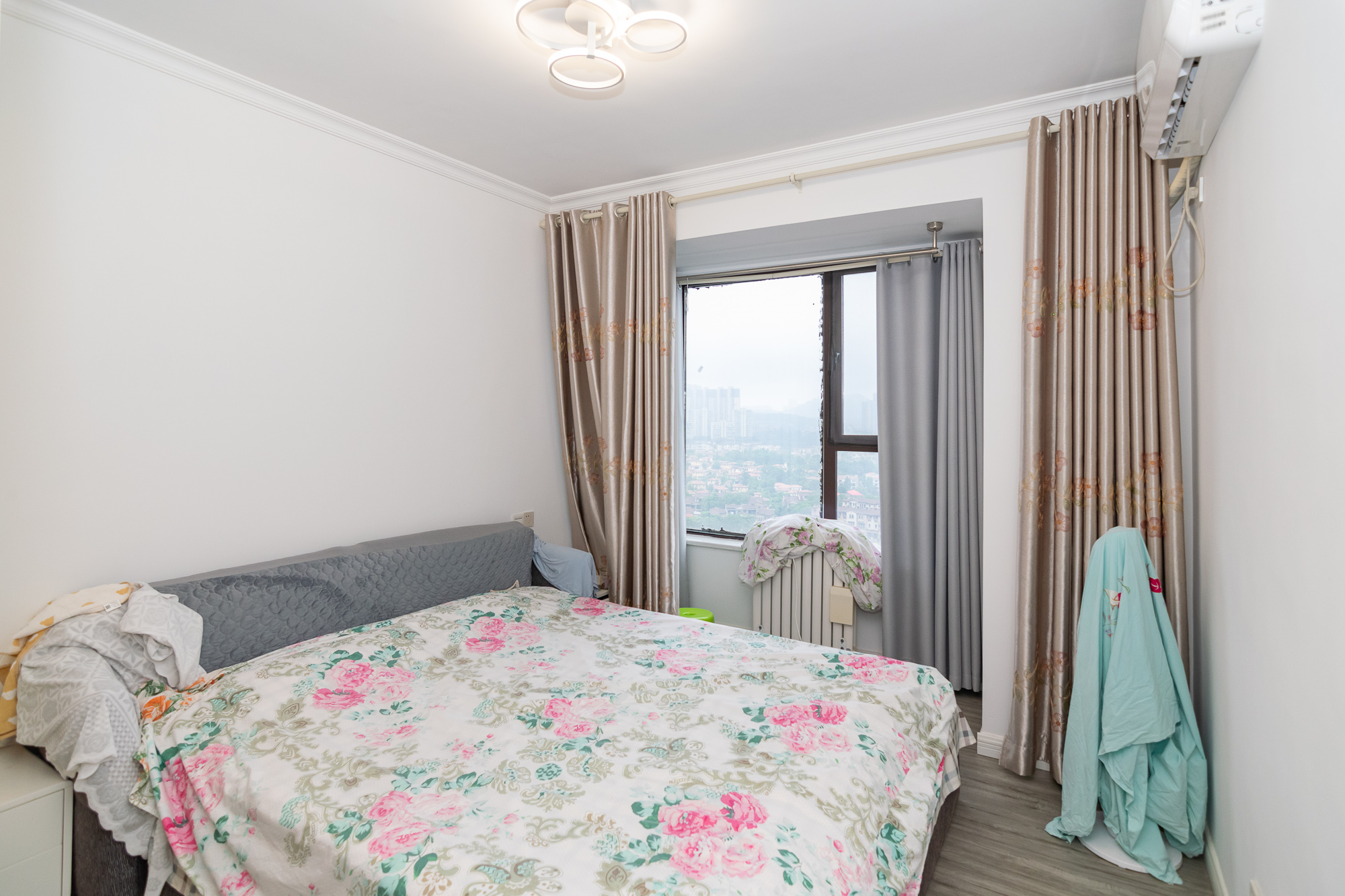 金地三千府(金地湖山樾、金地自在城)  3室2厅2卫    92.0万 金地三千府(金地湖山樾、金地自在城)  3室2厅2卫    92.0万卧室