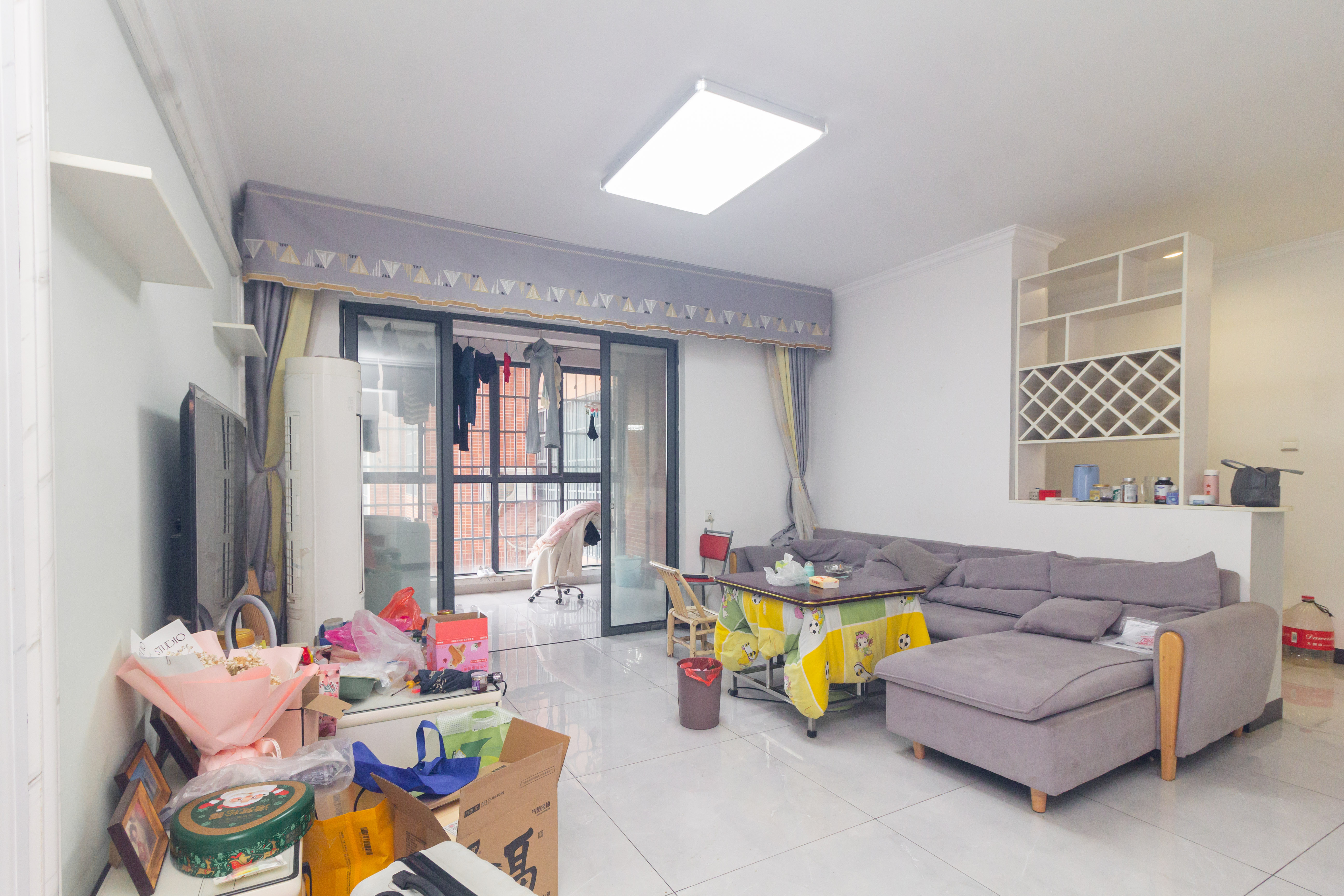 海德公园 4室2厅2卫 74.8万 海德公园 4室2厅2卫 74.8万客厅