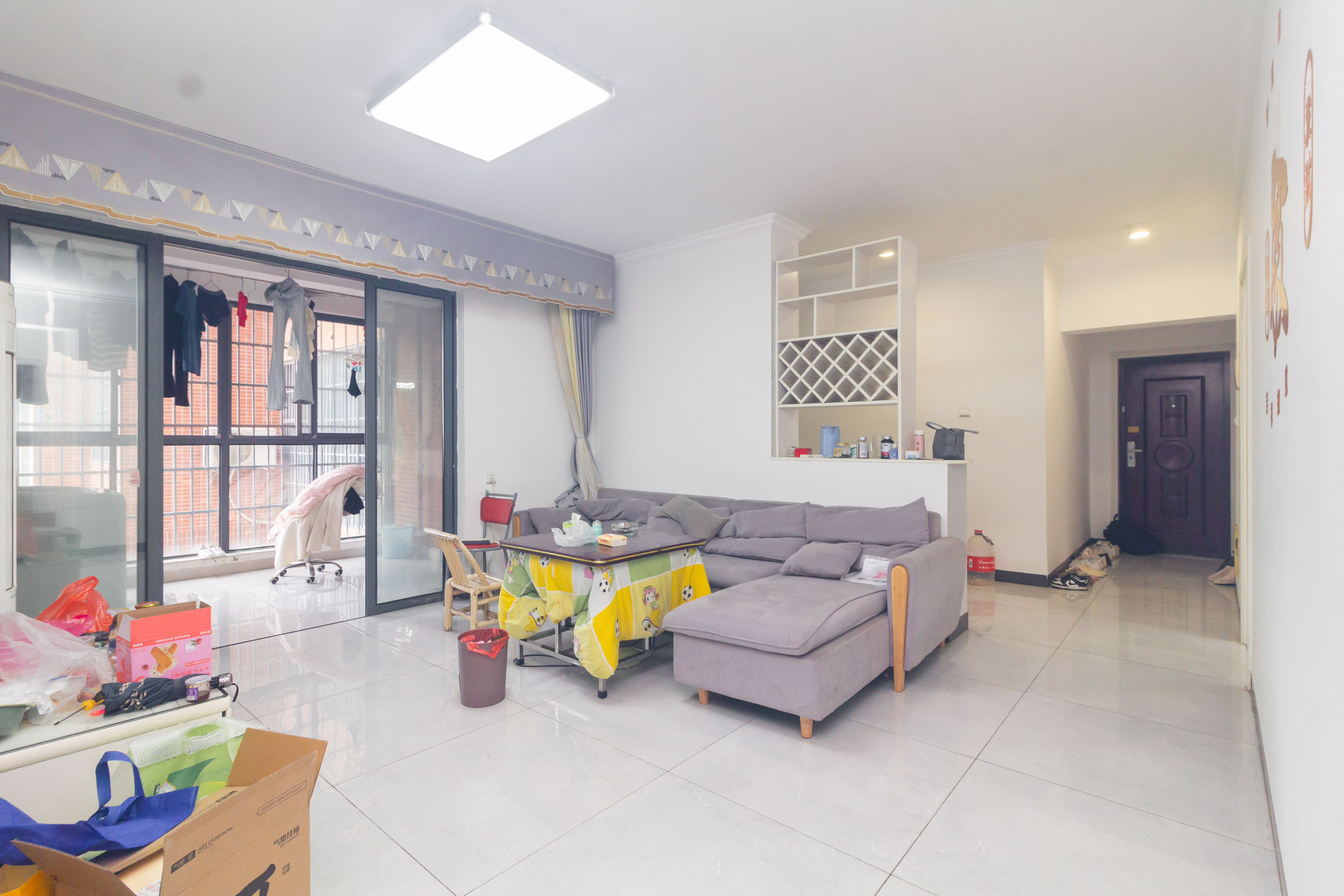 海德公园 4室2厅2卫 74.8万 海德公园 4室2厅2卫 74.8万客厅