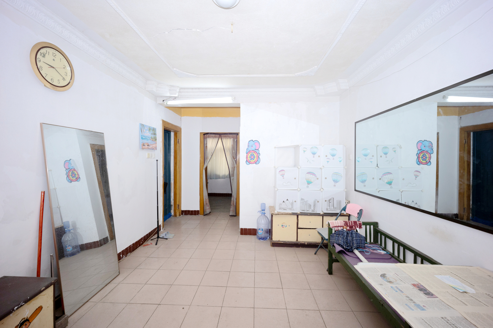 向东南社区 3室1厅1卫 42.8万 向东南社区 3室1厅1卫 42.8万客厅