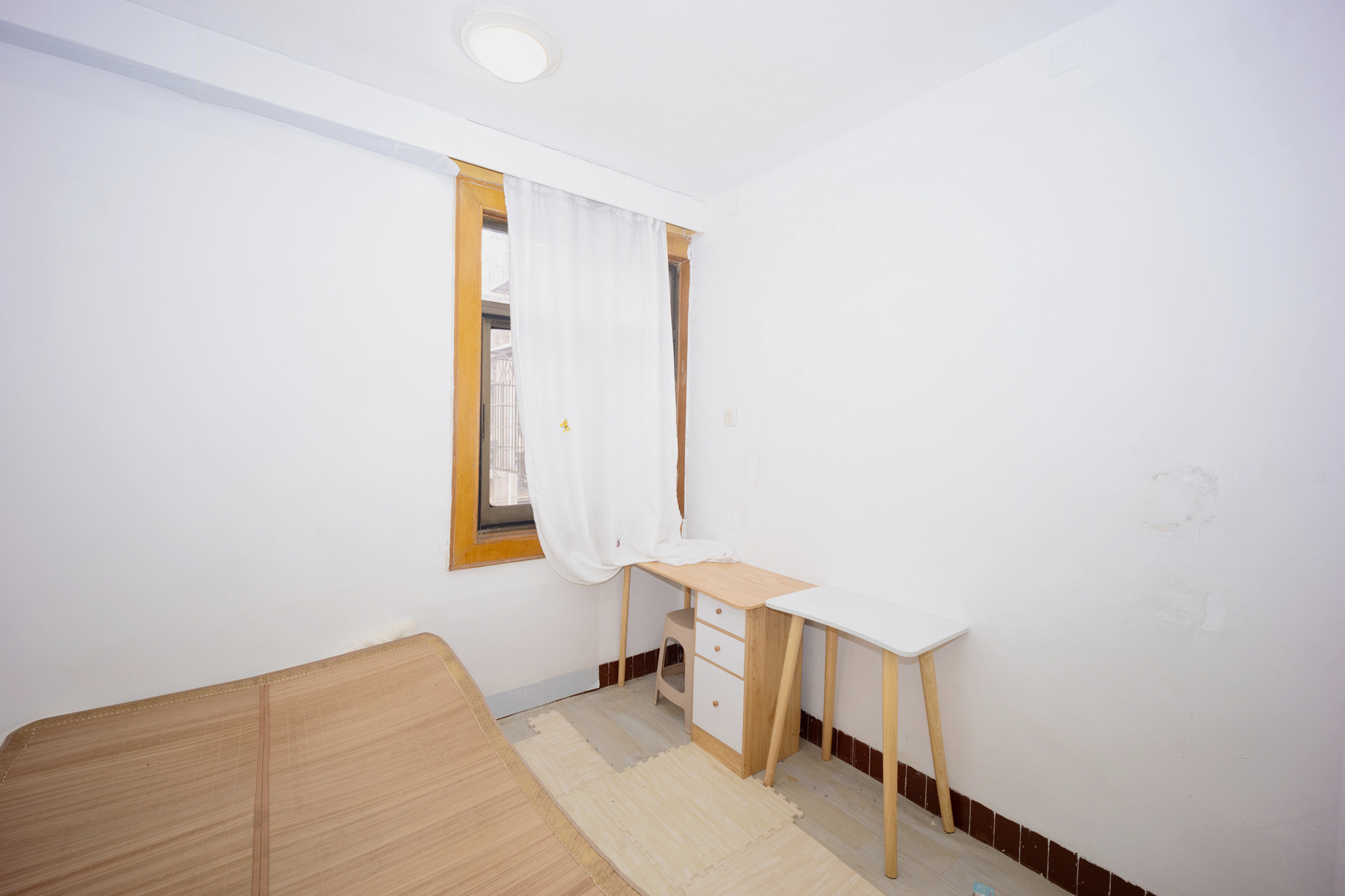 向东南社区 3室1厅1卫 42.8万 向东南社区 3室1厅1卫 42.8万卧室