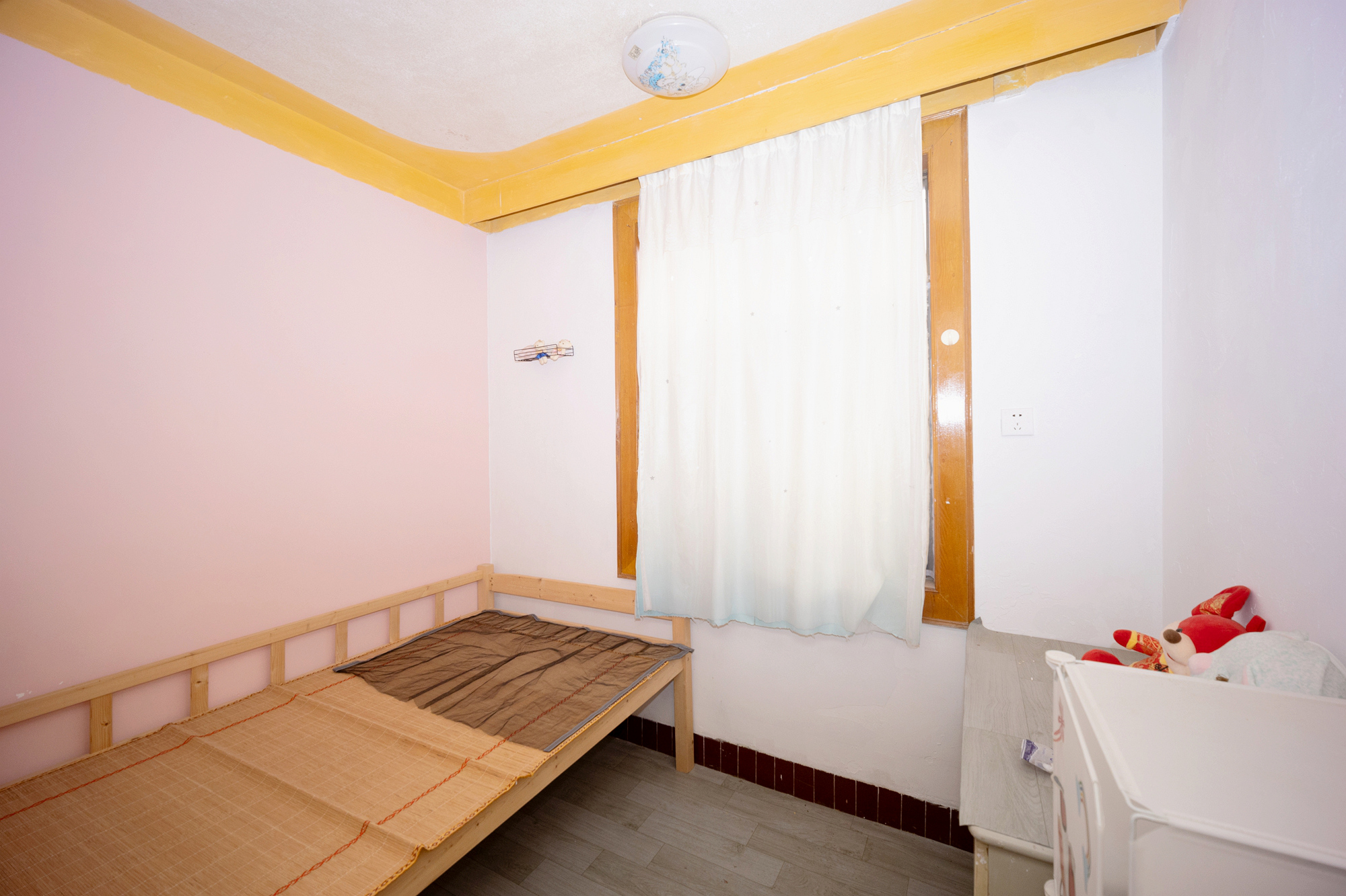 向东南社区 3室1厅1卫 42.8万 向东南社区 3室1厅1卫 42.8万卧室