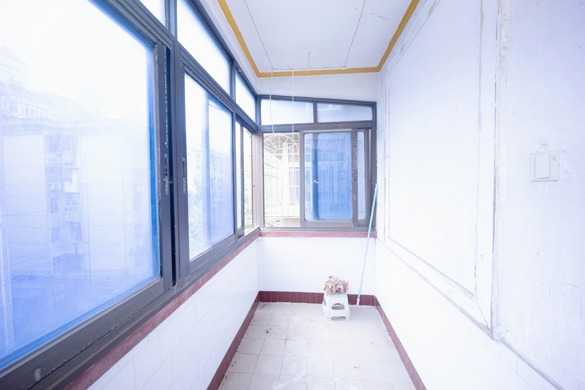 向东南社区 3室1厅1卫 42.8万 向东南社区 3室1厅1卫 42.8万阳台