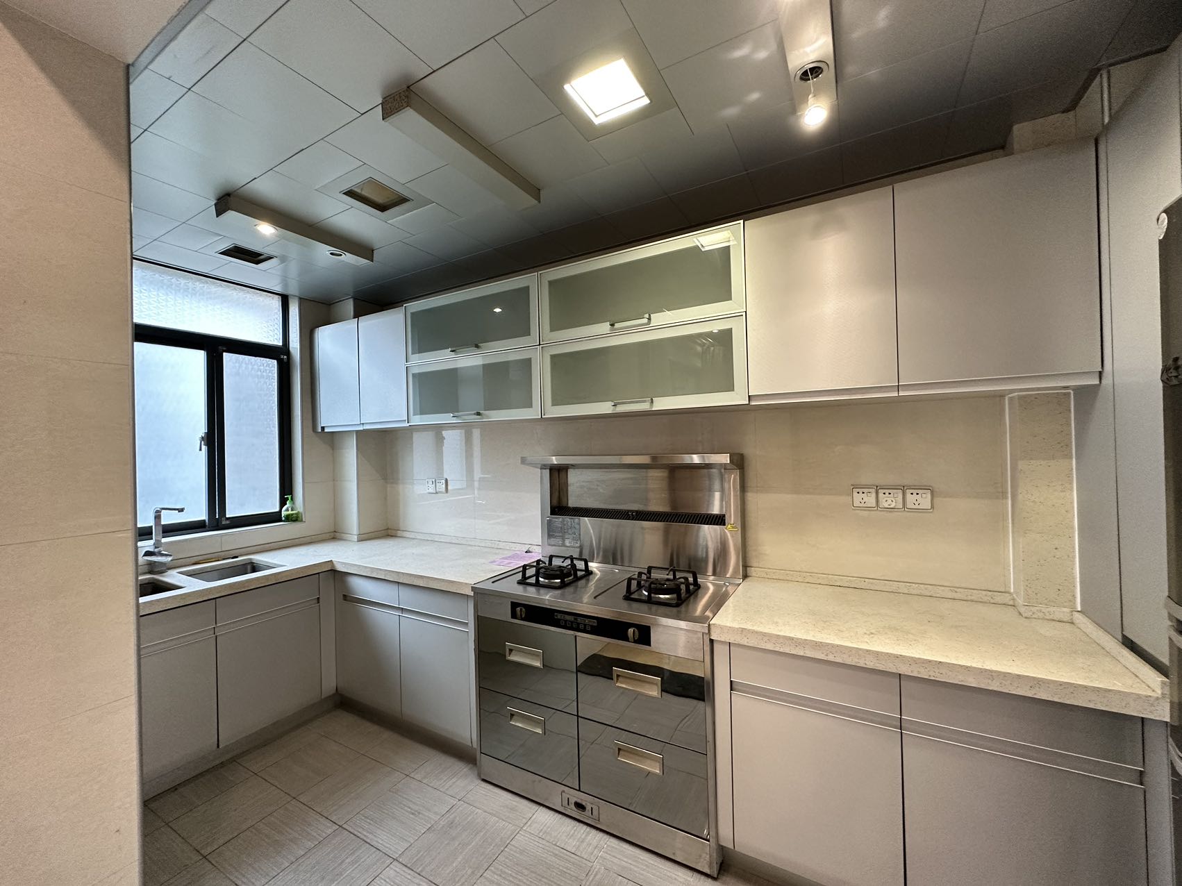 中央皇庭 4室2厅2卫 65.00万 中央皇庭 4室2厅2卫 65.00万室内图