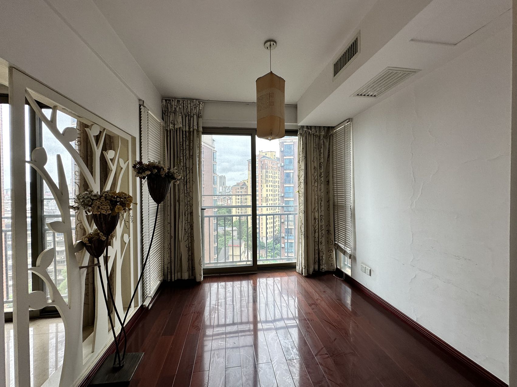 中央皇庭 4室2厅2卫 65.00万 中央皇庭 4室2厅2卫 65.00万室内图