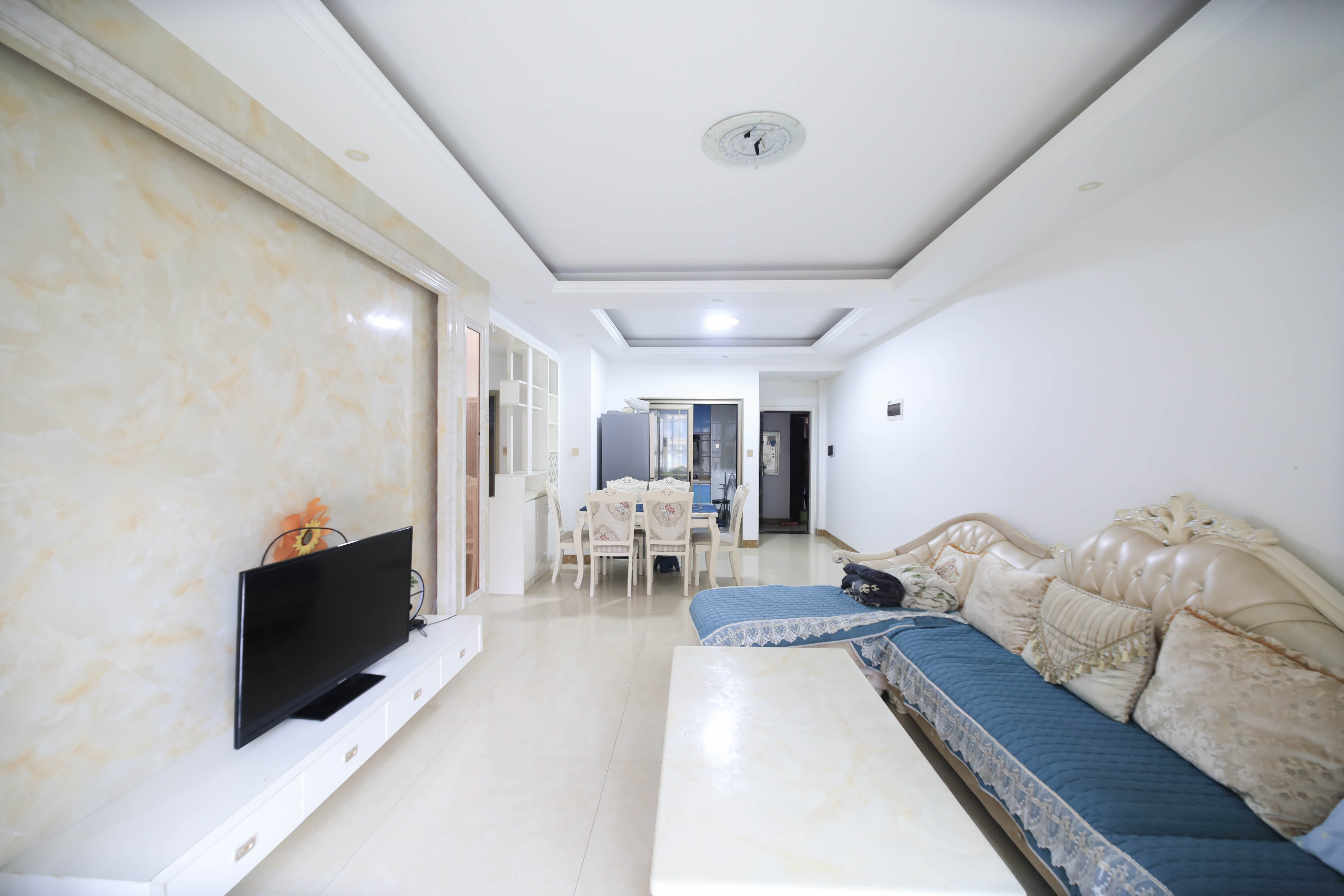 湘府十城(汇财御景湾新寓,汇财国际) 3室2厅1卫 69.0万 湘府十城(汇财御景湾新寓,汇财国际) 3室2厅1卫 69.0万客厅