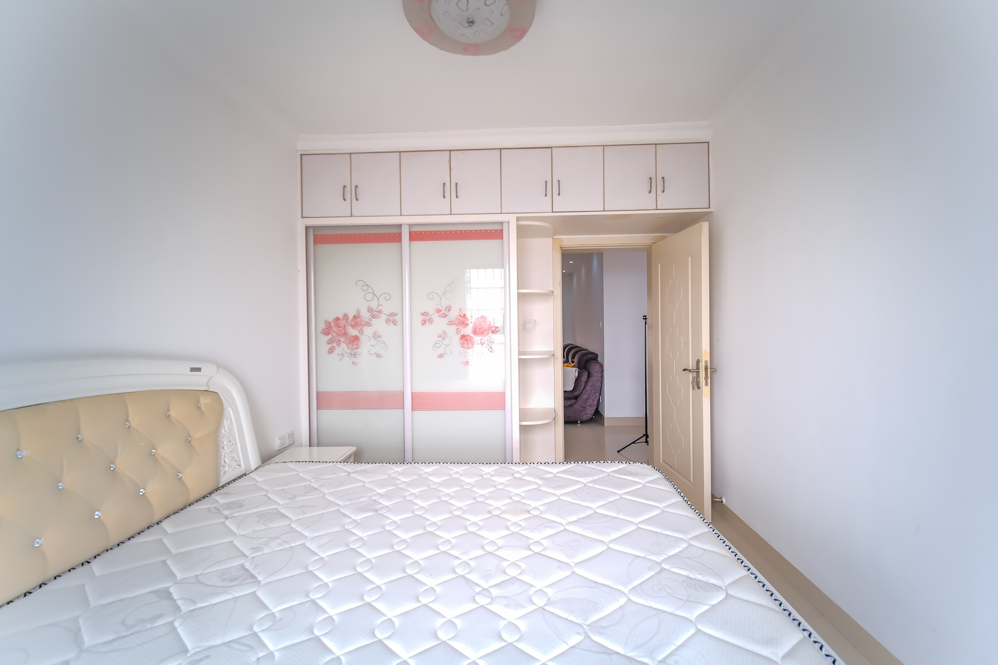 三一街区  3室2厅2卫    104.95万卧室