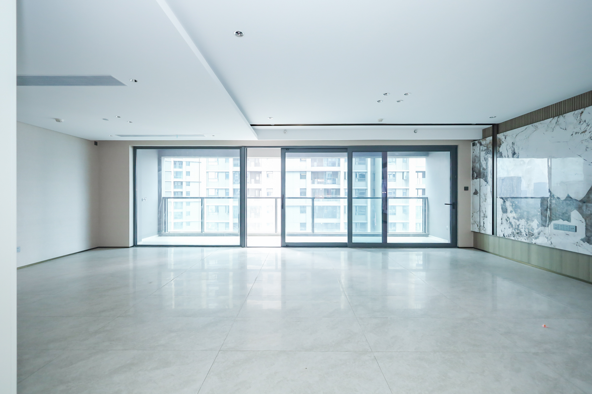 长沙悦府(华润万象城) 4室2厅3卫 568.0万 长沙悦府(华润万象城) 4室2厅3卫 568.0万客厅