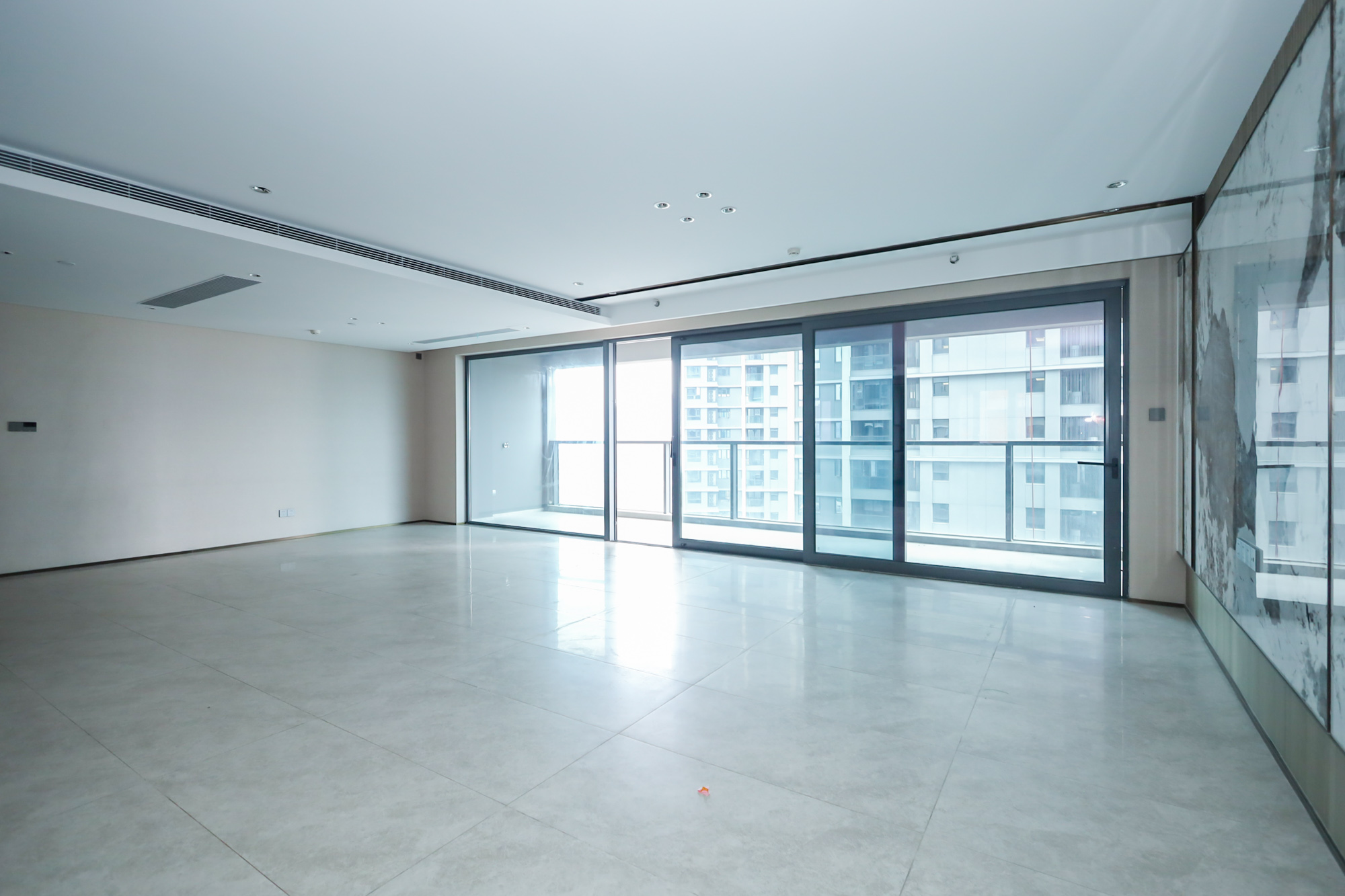 长沙悦府(华润万象城) 4室2厅3卫 568.0万 长沙悦府(华润万象城) 4室2厅3卫 568.0万客厅