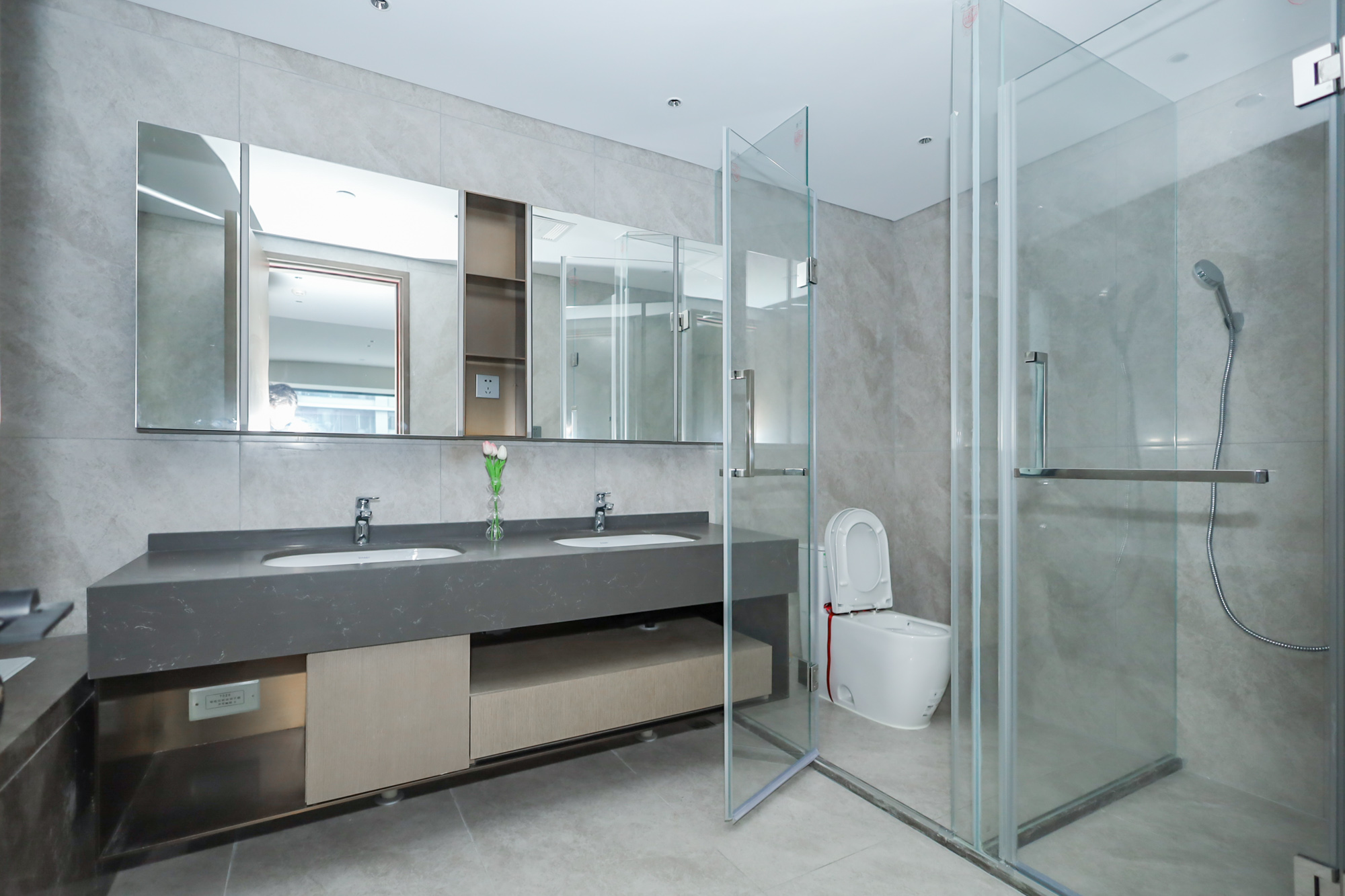 长沙悦府(华润万象城) 4室2厅3卫 568.0万 长沙悦府(华润万象城) 4室2厅3卫 568.0万卫生间