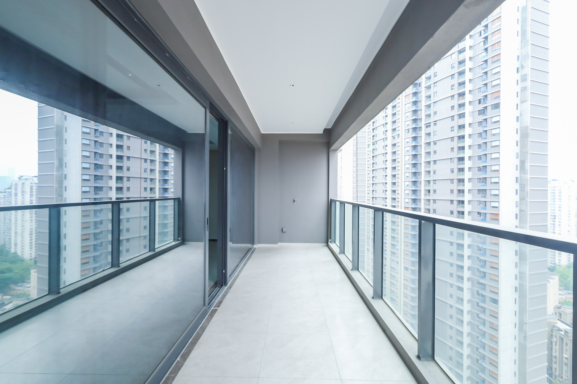 长沙悦府(华润万象城) 4室2厅3卫 568.0万 长沙悦府(华润万象城) 4室2厅3卫 568.0万阳台