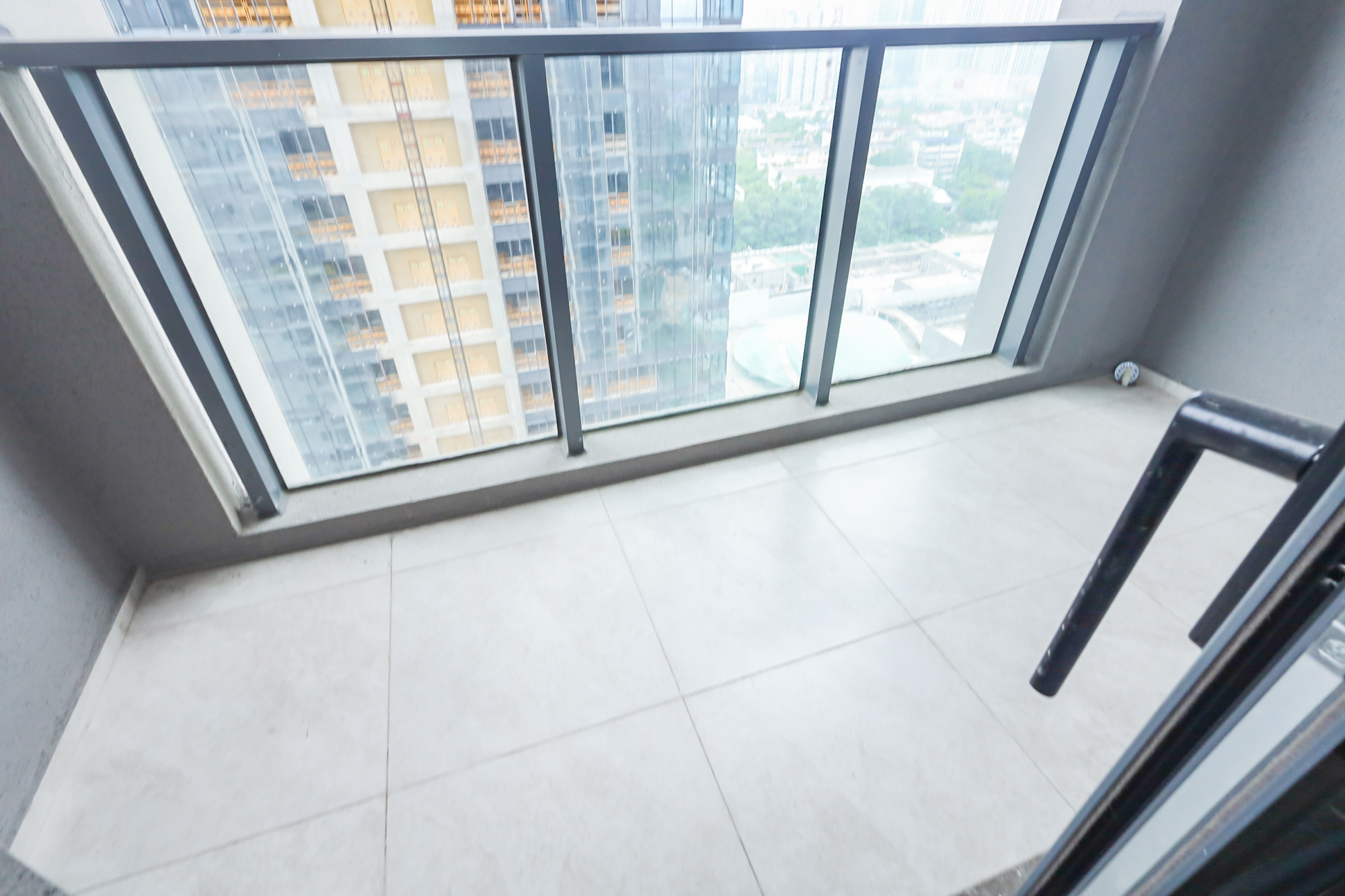 长沙悦府(华润万象城) 4室2厅3卫 568.0万 长沙悦府(华润万象城) 4室2厅3卫 568.0万阳台