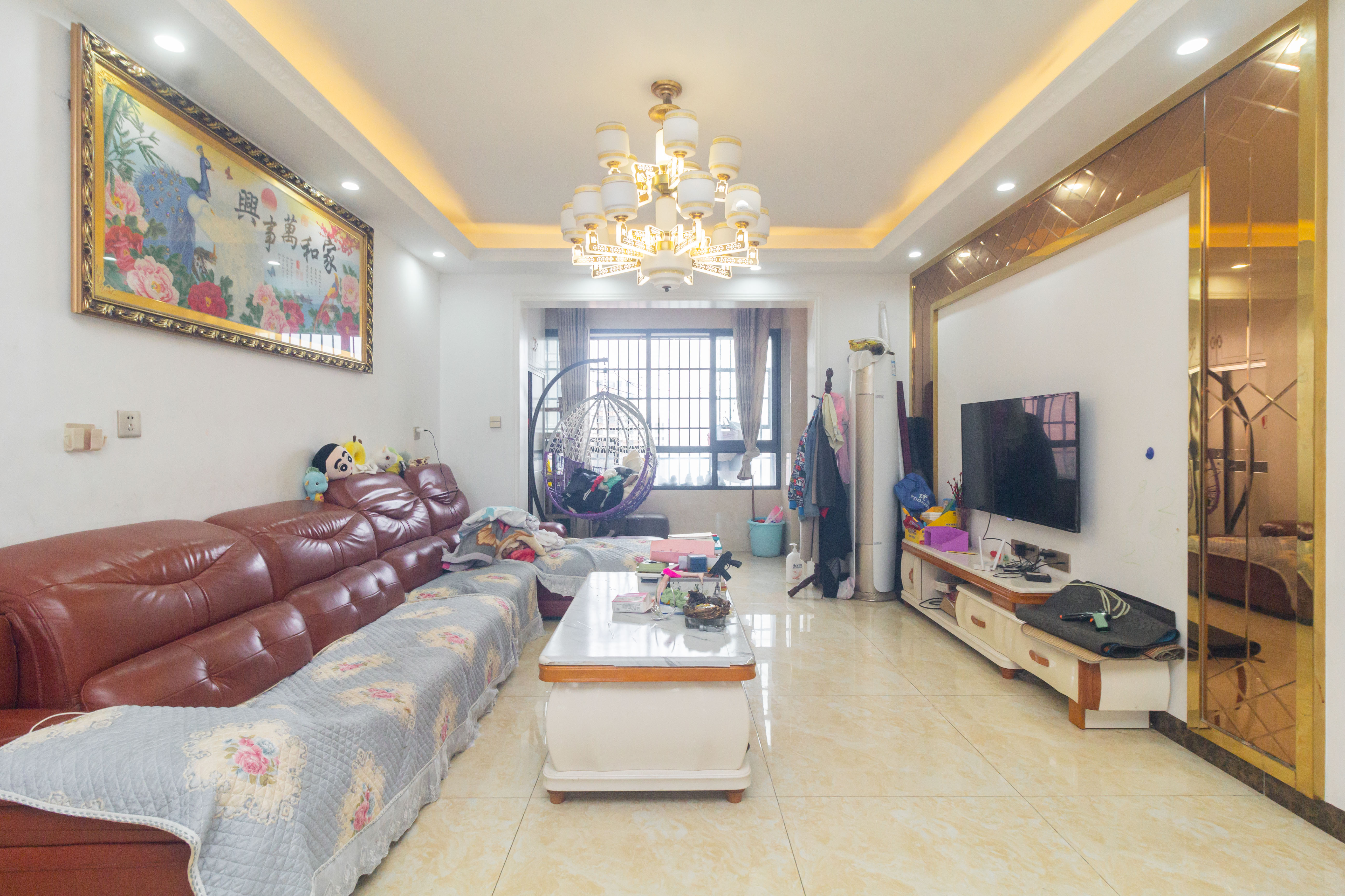 辉宏橄榄城 4室2厅2卫 75.8万 辉宏橄榄城 4室2厅2卫 75.8万客厅