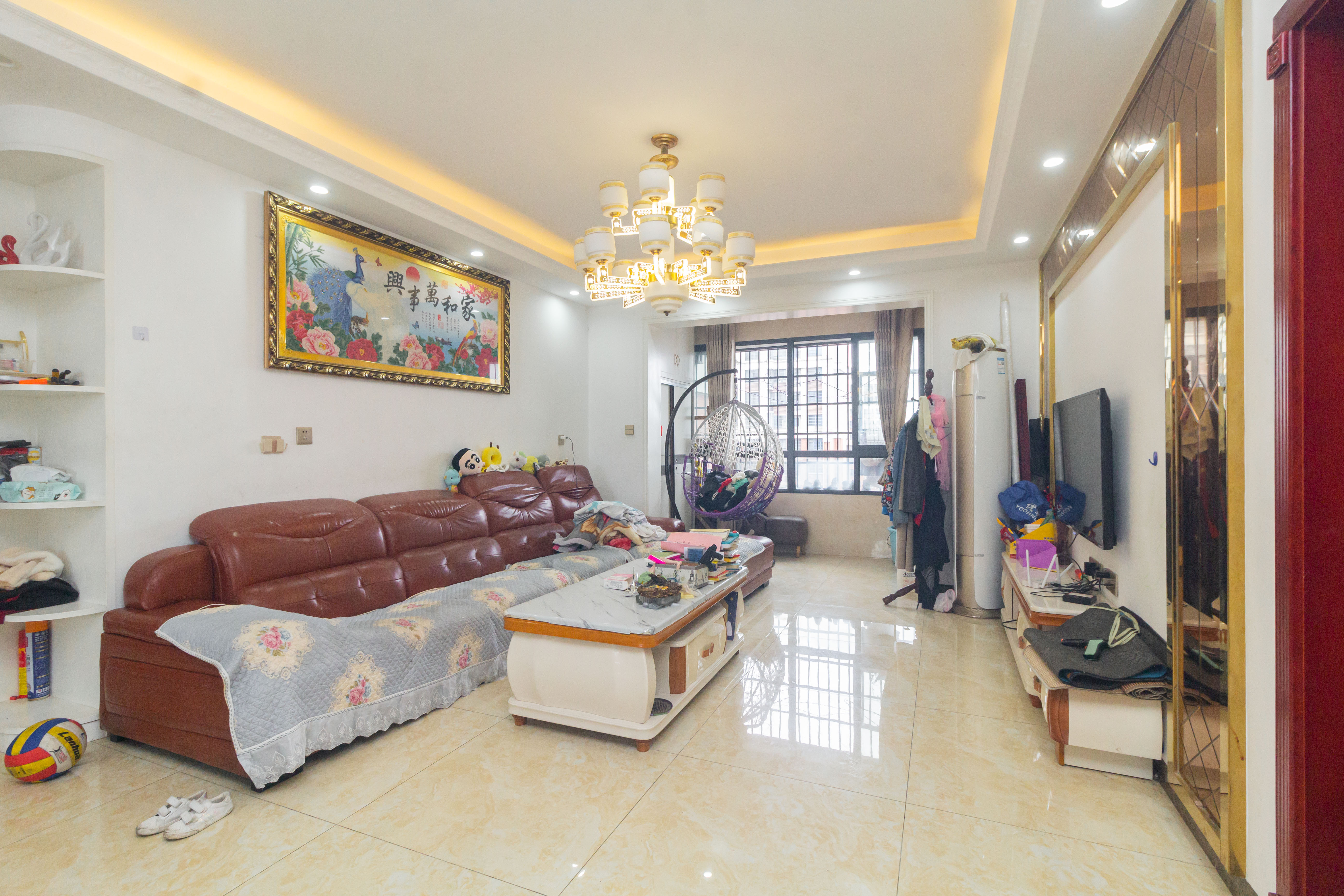 辉宏橄榄城 4室2厅2卫 75.8万 辉宏橄榄城 4室2厅2卫 75.8万客厅