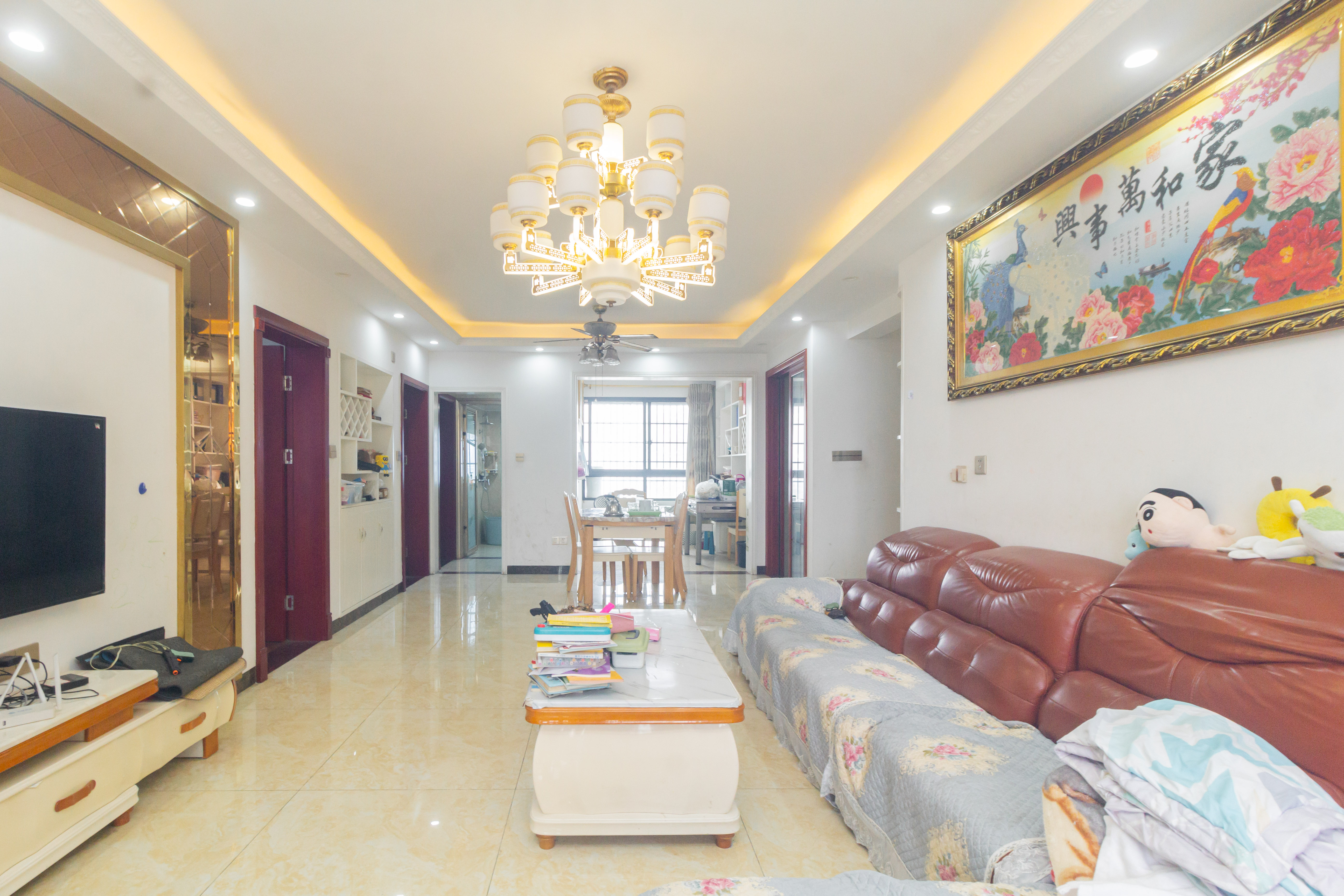 辉宏橄榄城 4室2厅2卫 75.8万 辉宏橄榄城 4室2厅2卫 75.8万客厅