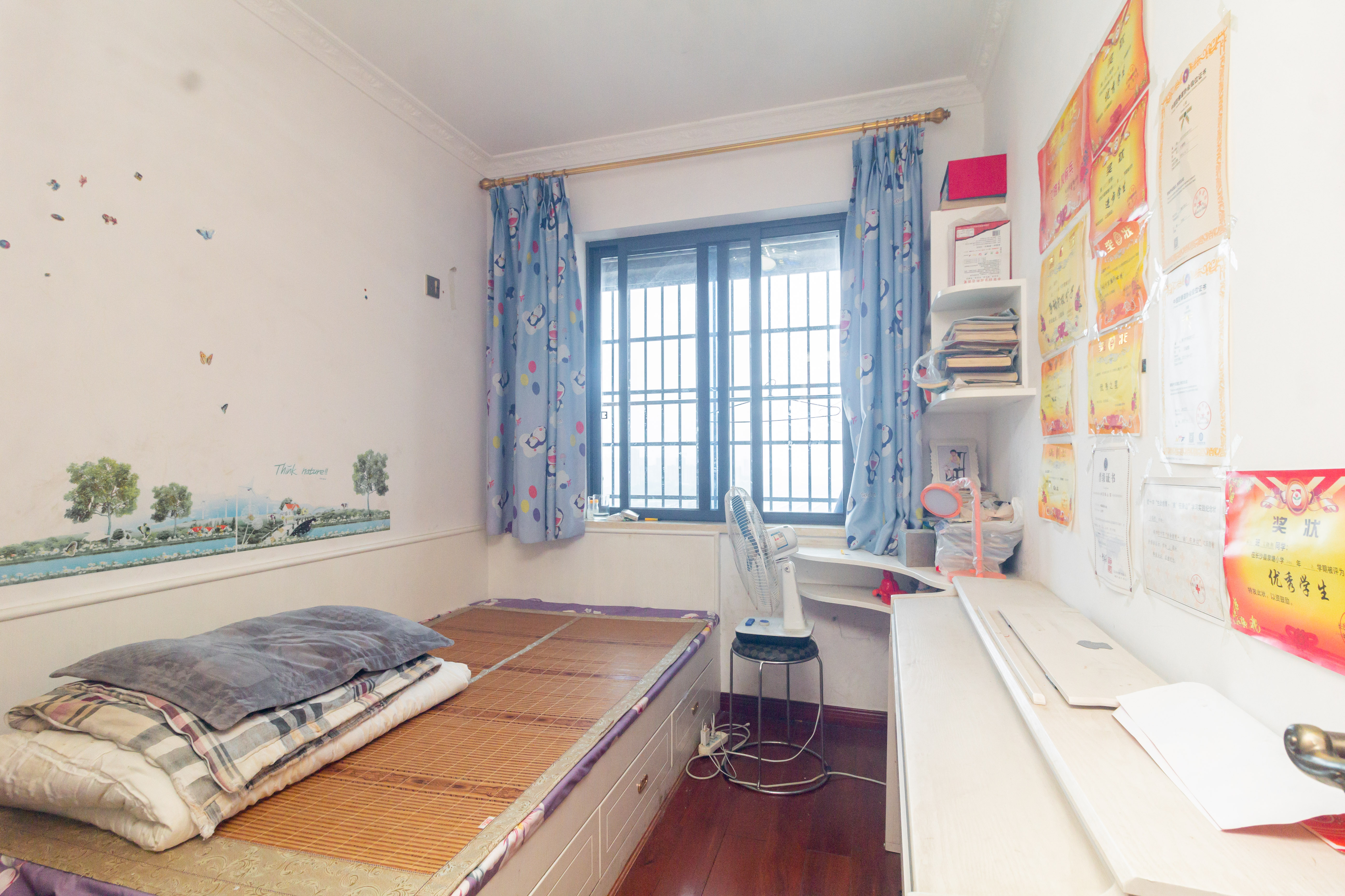 辉宏橄榄城 4室2厅2卫 75.8万 辉宏橄榄城 4室2厅2卫 75.8万卧室