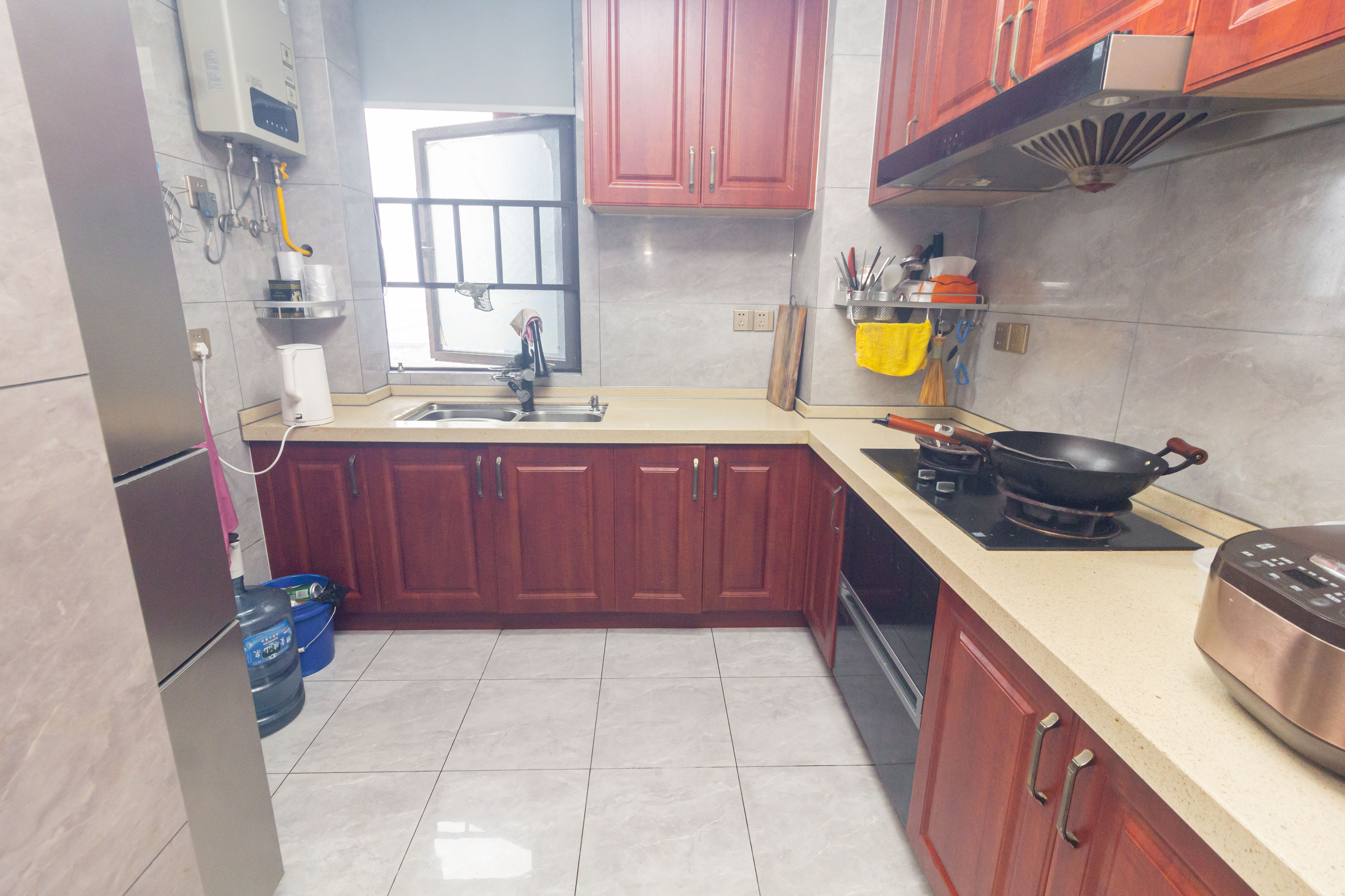 福天星中心(福天星雅苑) 3室2厅1卫 109.5万 福天星中心(福天星雅苑) 3室2厅1卫 109.5万厨房