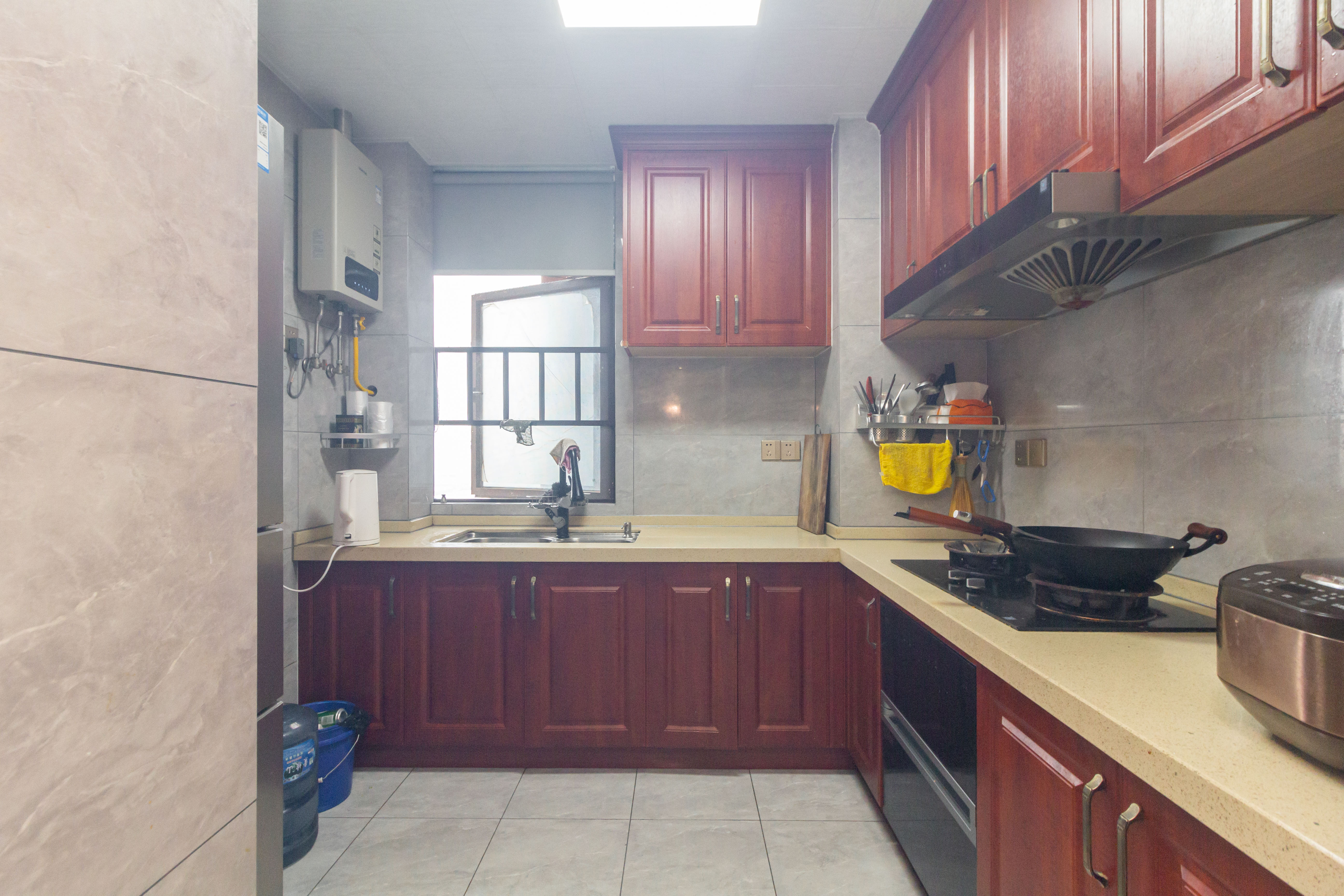 福天星中心(福天星雅苑) 3室2厅1卫 109.5万 福天星中心(福天星雅苑) 3室2厅1卫 109.5万厨房