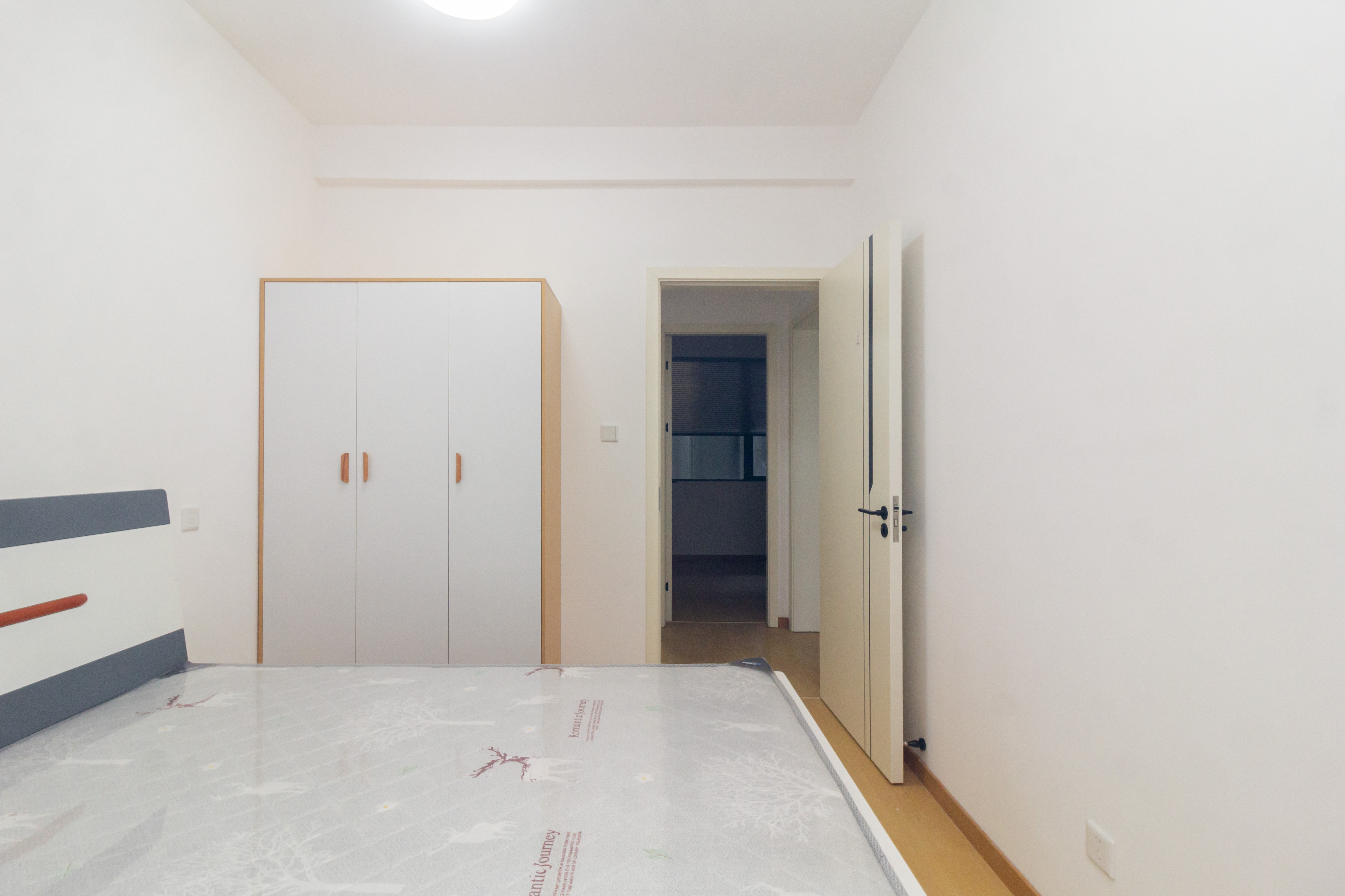 旭辉汇樾城 3室2厅2卫 98.0万 旭辉汇樾城 3室2厅2卫 98.0万卧室