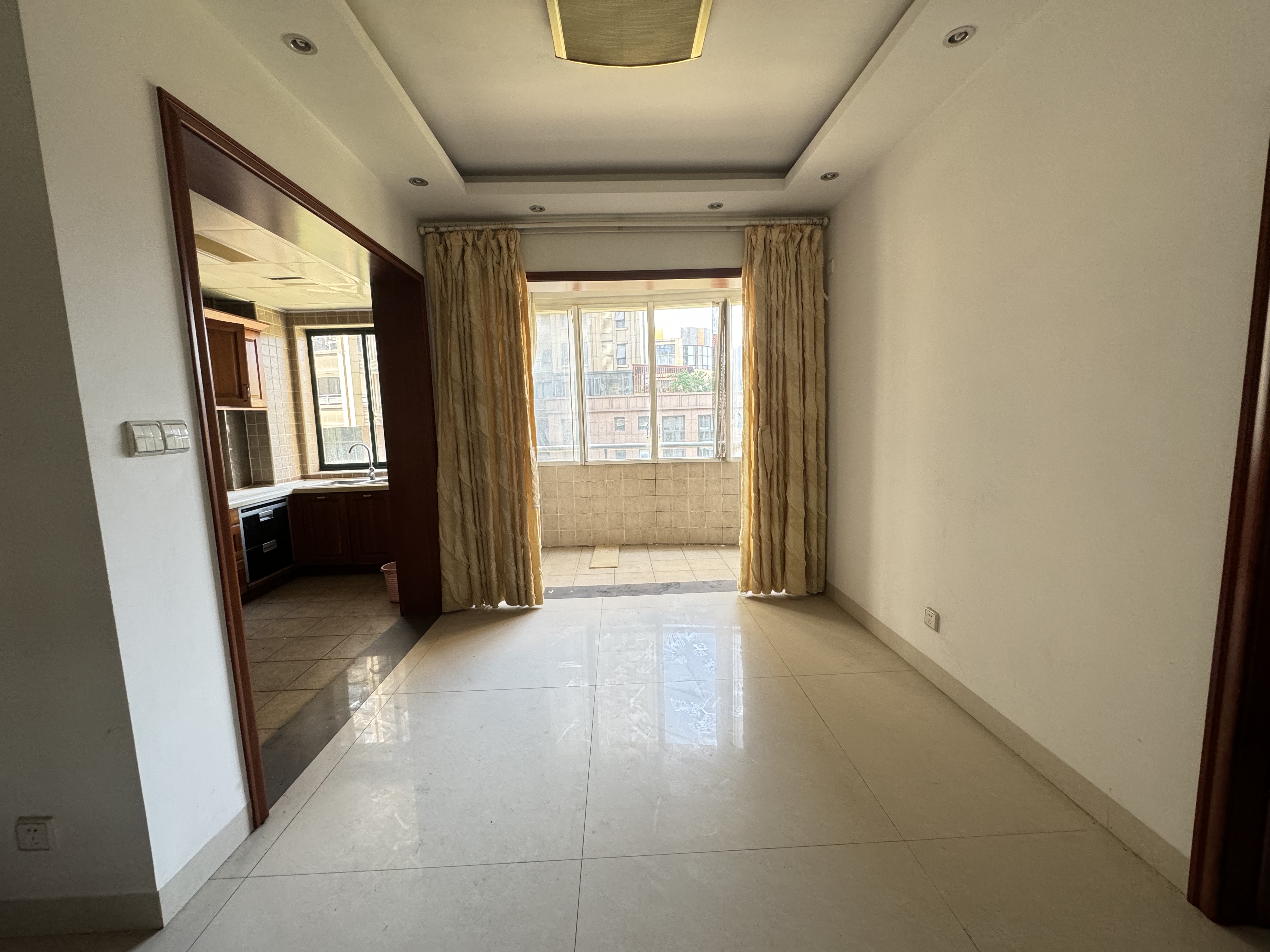 海创明珠花园 4室2厅1卫 95.0万 海创明珠花园 4室2厅1卫 95.0万室内图