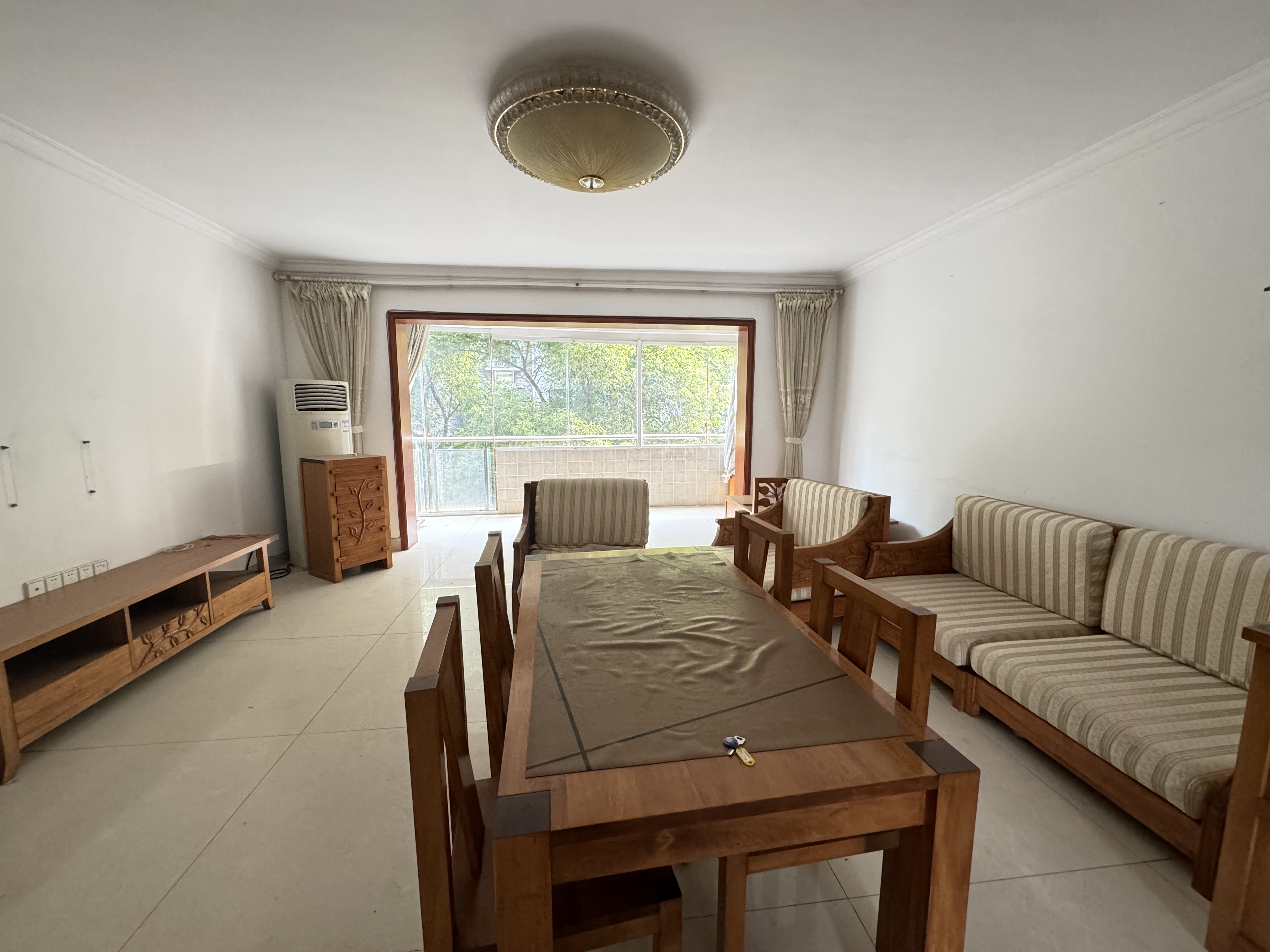 海创明珠花园 4室2厅1卫 95.0万 海创明珠花园 4室2厅1卫 95.0万室内图