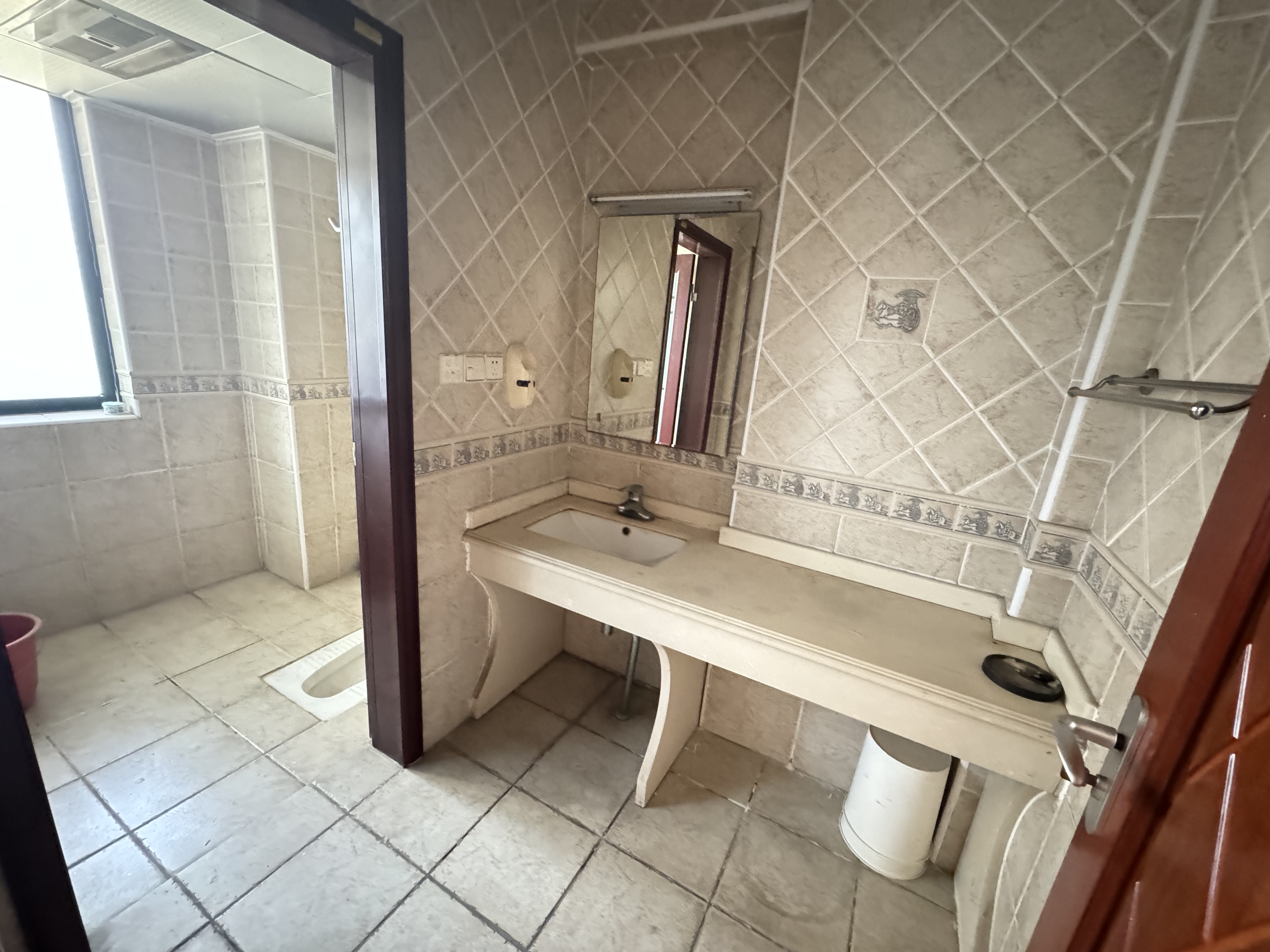 海创明珠花园 4室2厅1卫 95.0万 海创明珠花园 4室2厅1卫 95.0万室内图