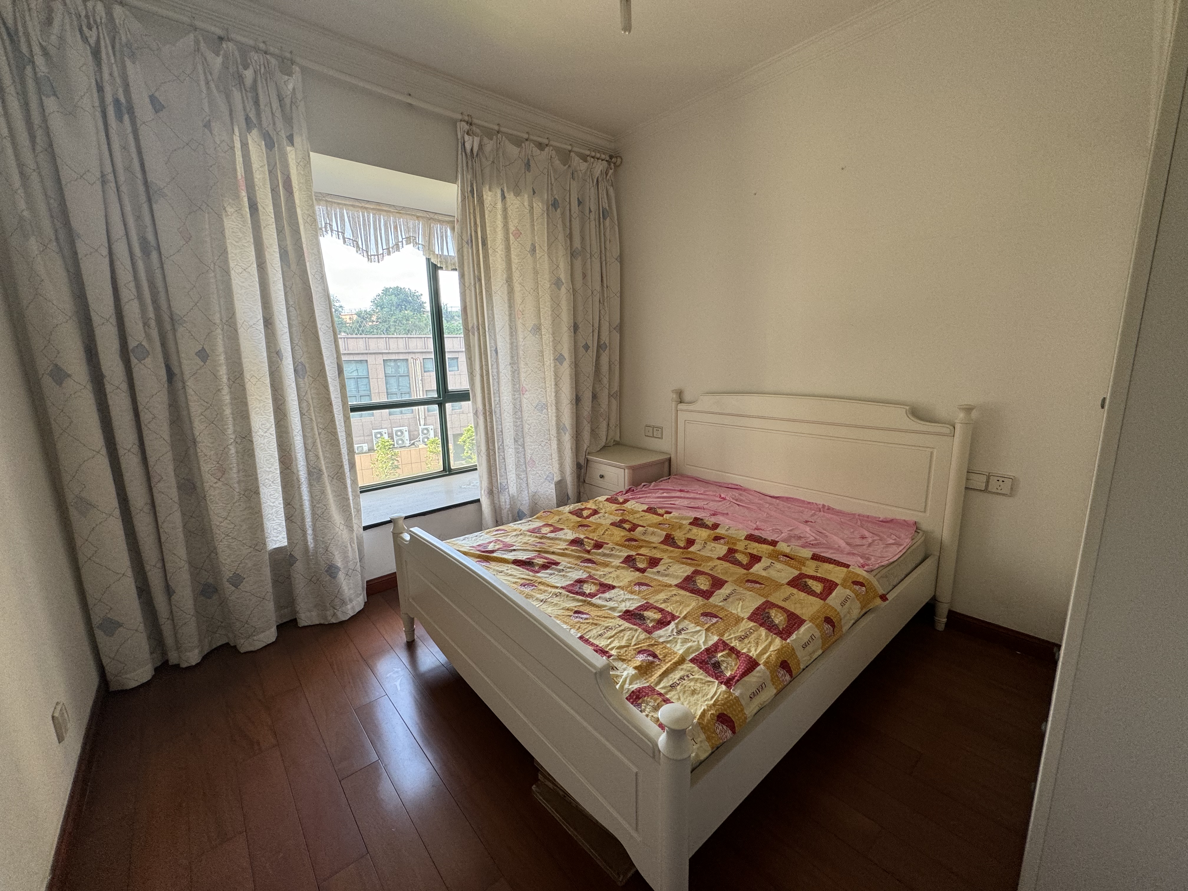 海创明珠花园 4室2厅1卫 95.0万 海创明珠花园 4室2厅1卫 95.0万室内图