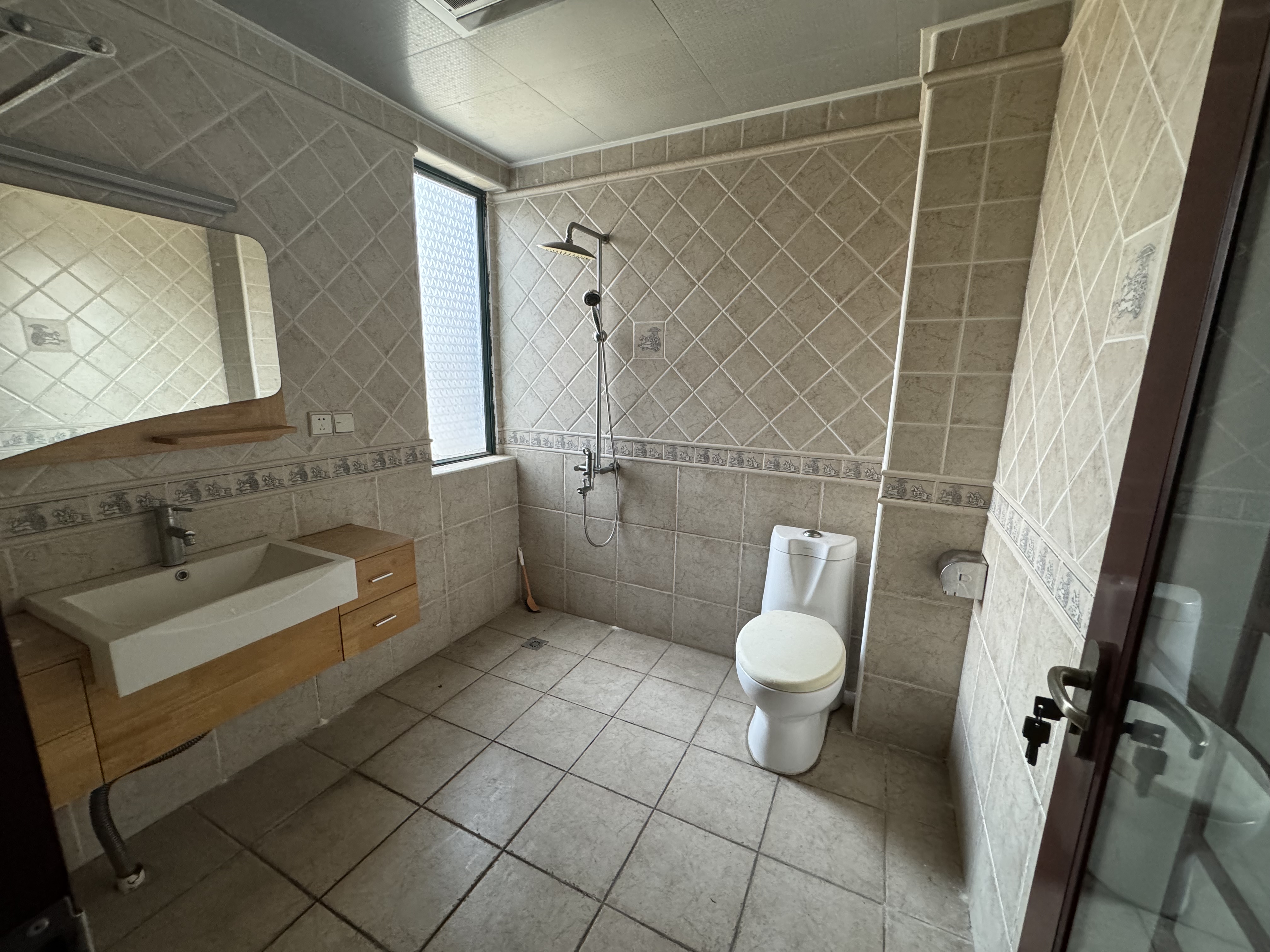 海创明珠花园 4室2厅1卫 95.0万 海创明珠花园 4室2厅1卫 95.0万室内图