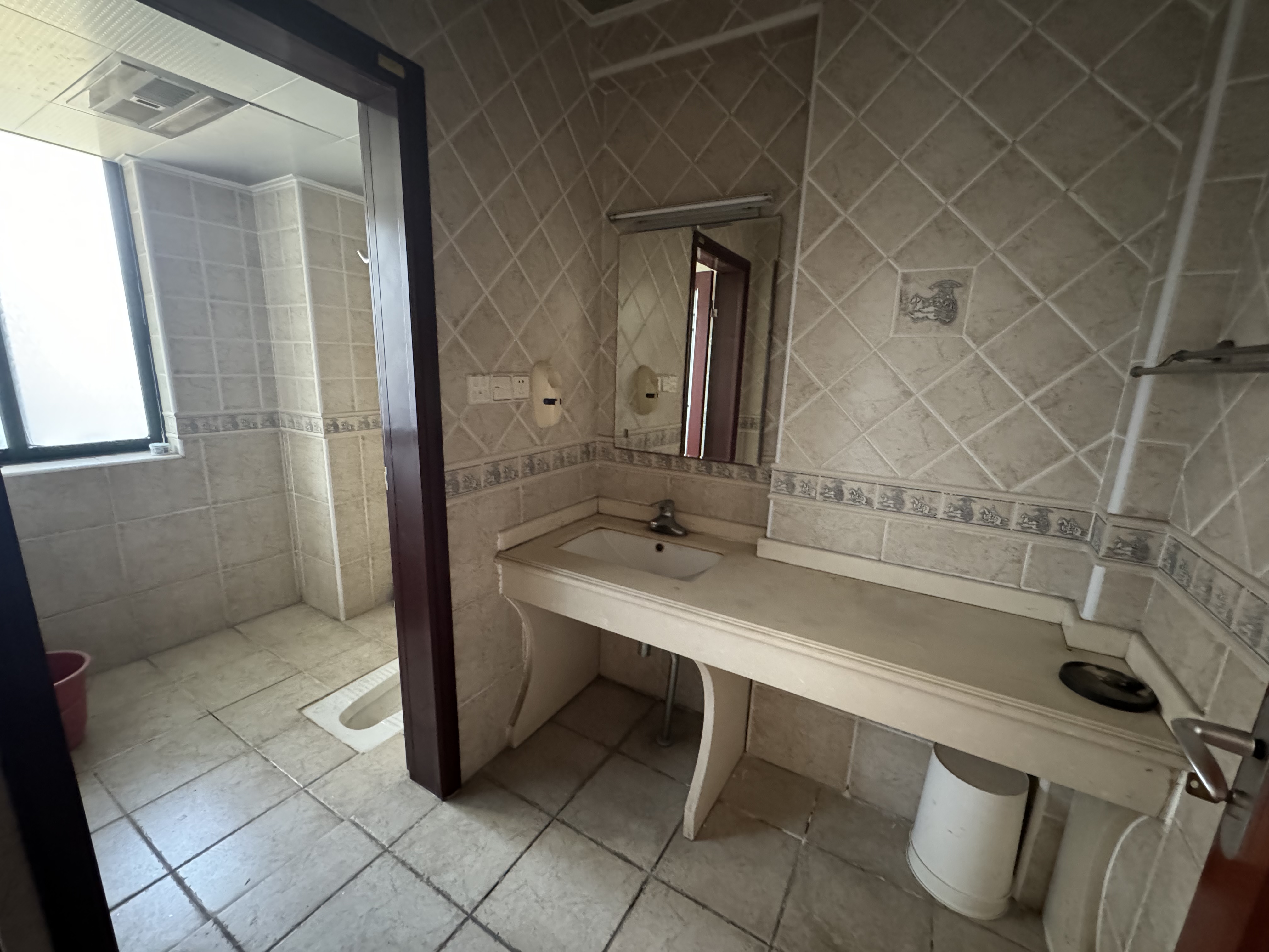 海创明珠花园 4室2厅1卫 95.0万 海创明珠花园 4室2厅1卫 95.0万室内图