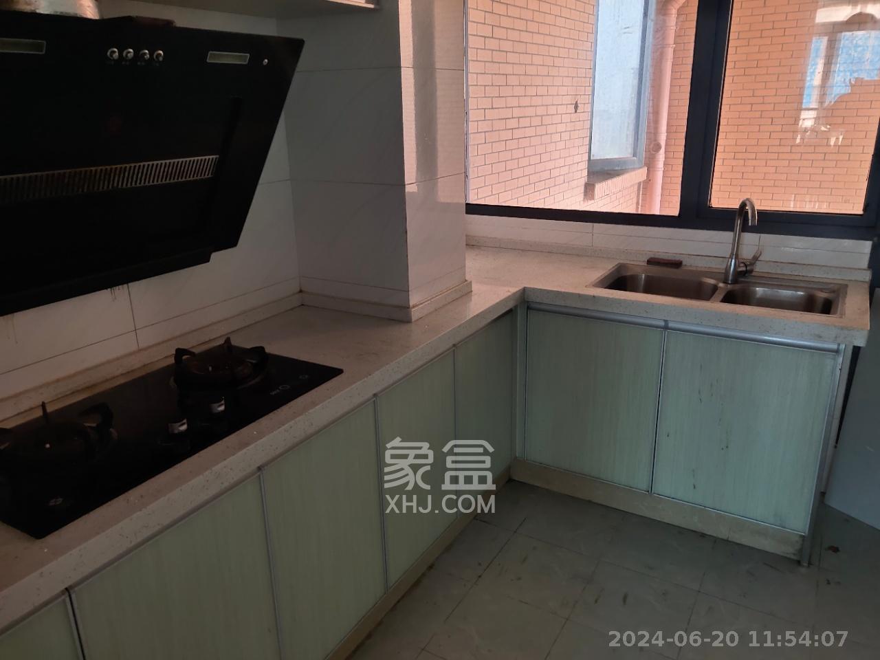 丽发新城  1室2厅3卫   2200.00元/月室内图
