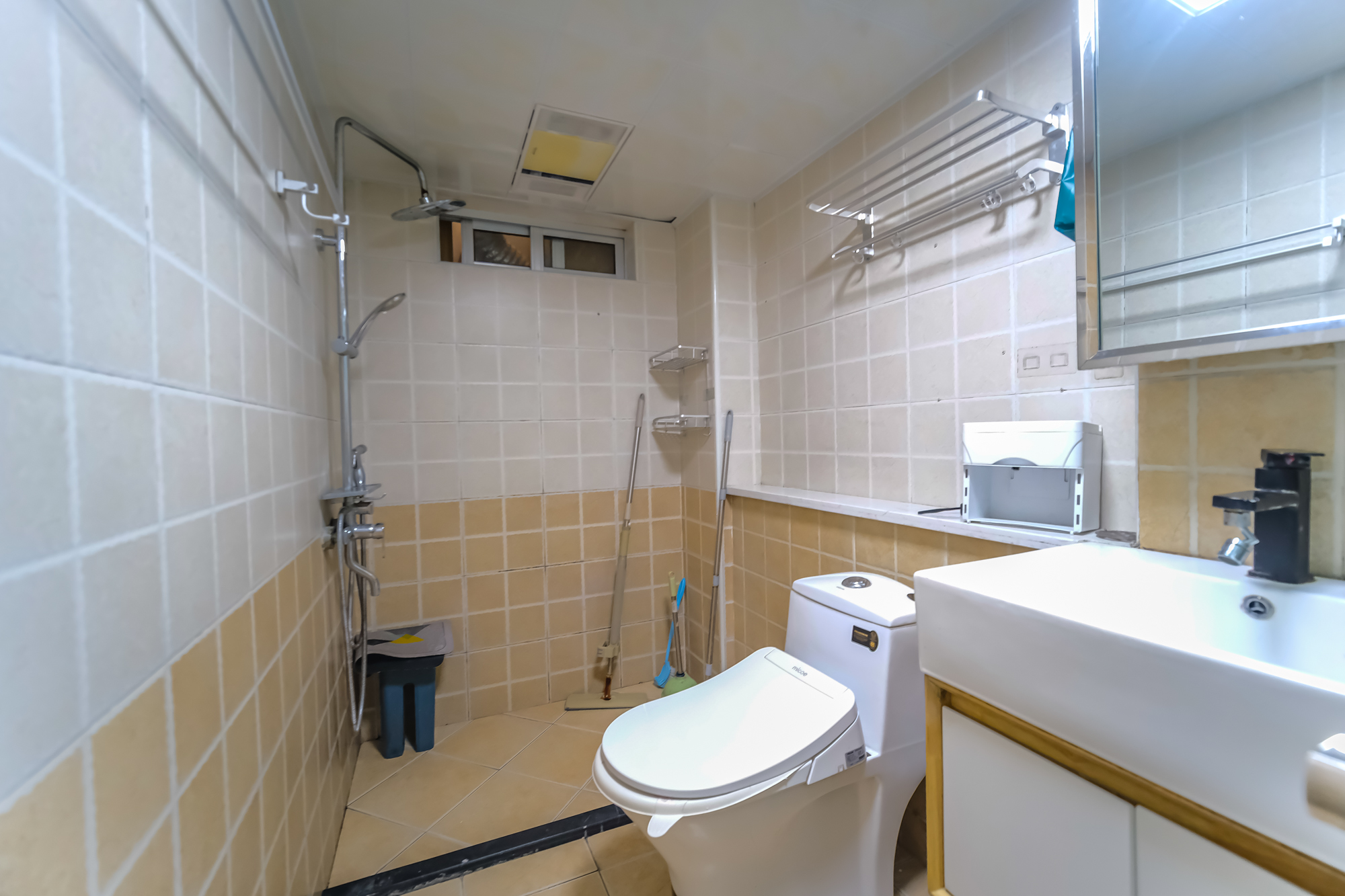 花样年华  1室1厅1卫    36.8万 花样年华  1室1厅1卫    36.8万卫生间