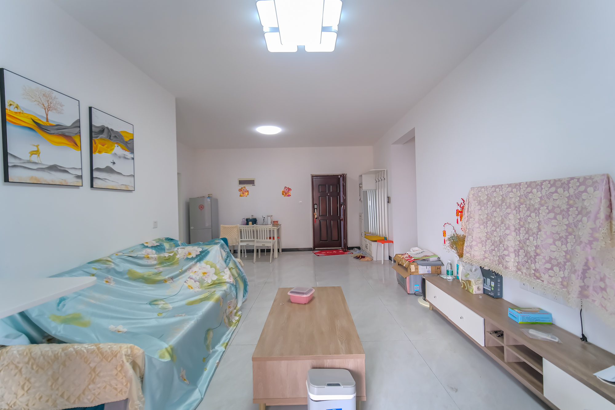 星雅美辰  3室2厅2卫    97.8万 星雅美辰  3室2厅2卫    97.8万客厅