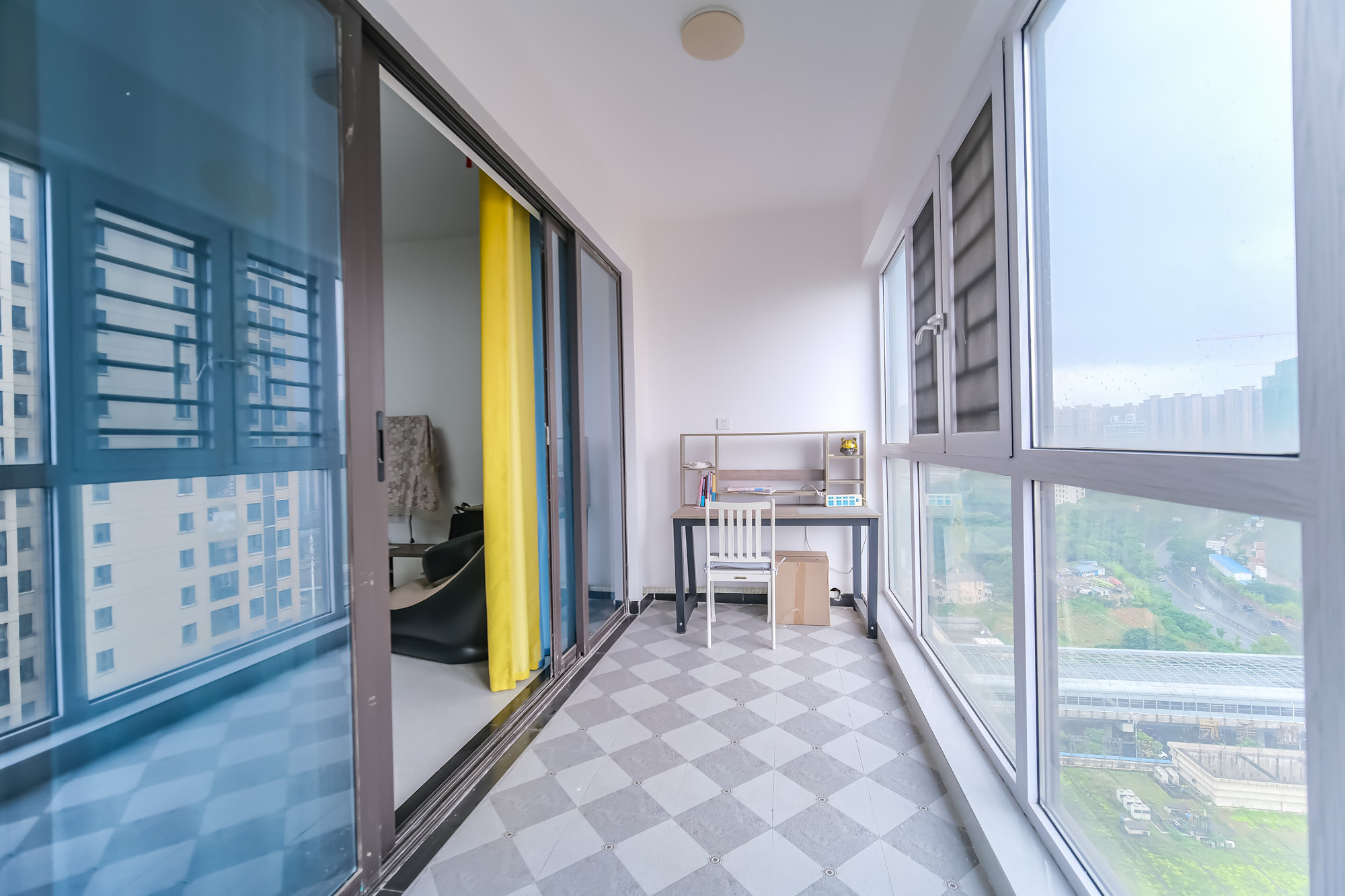 星雅美辰  3室2厅2卫    97.8万 星雅美辰  3室2厅2卫    97.8万阳台