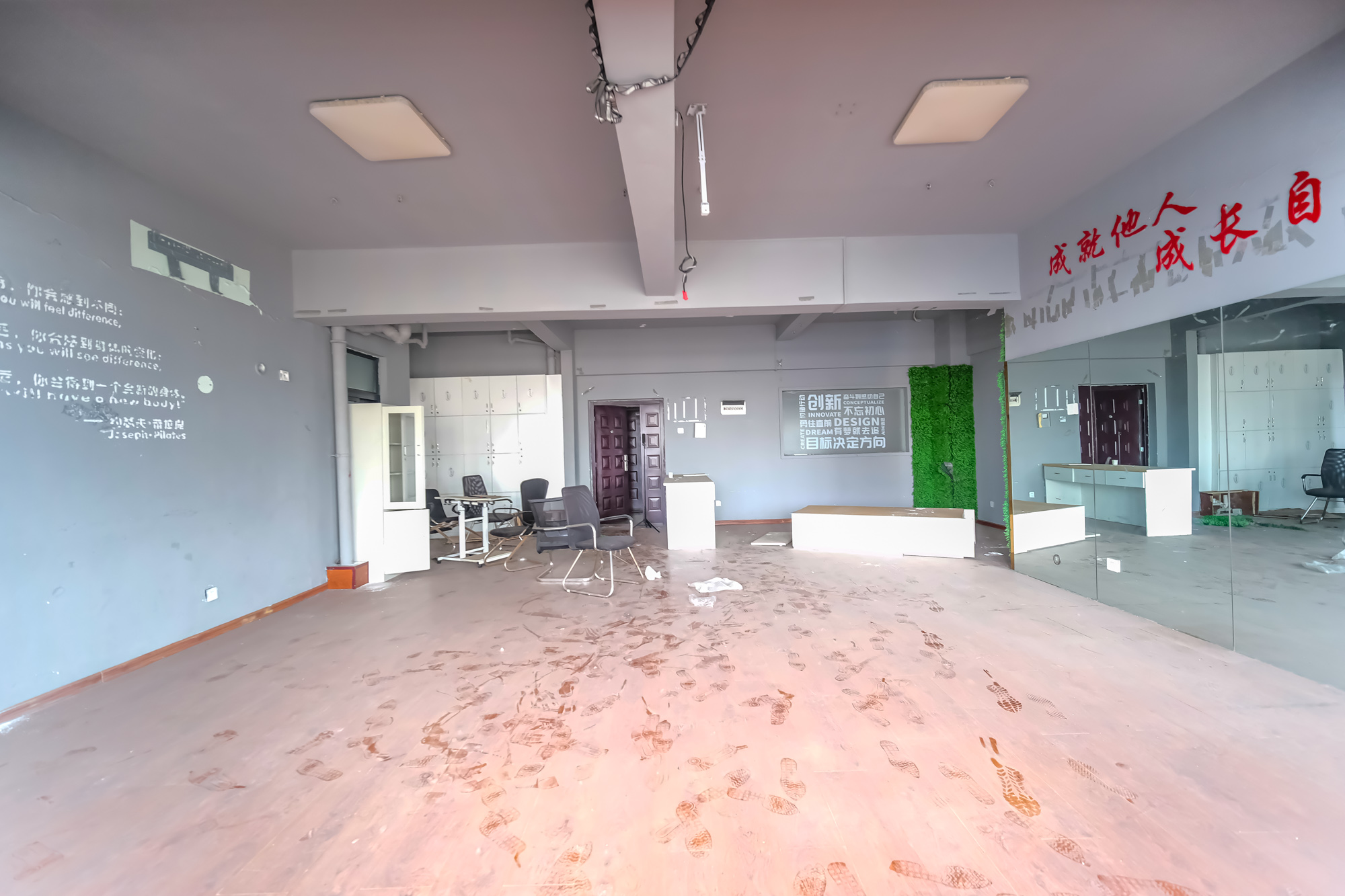 红树湾 1室1厅1卫 45.0万 红树湾 1室1厅1卫 45.0万客厅